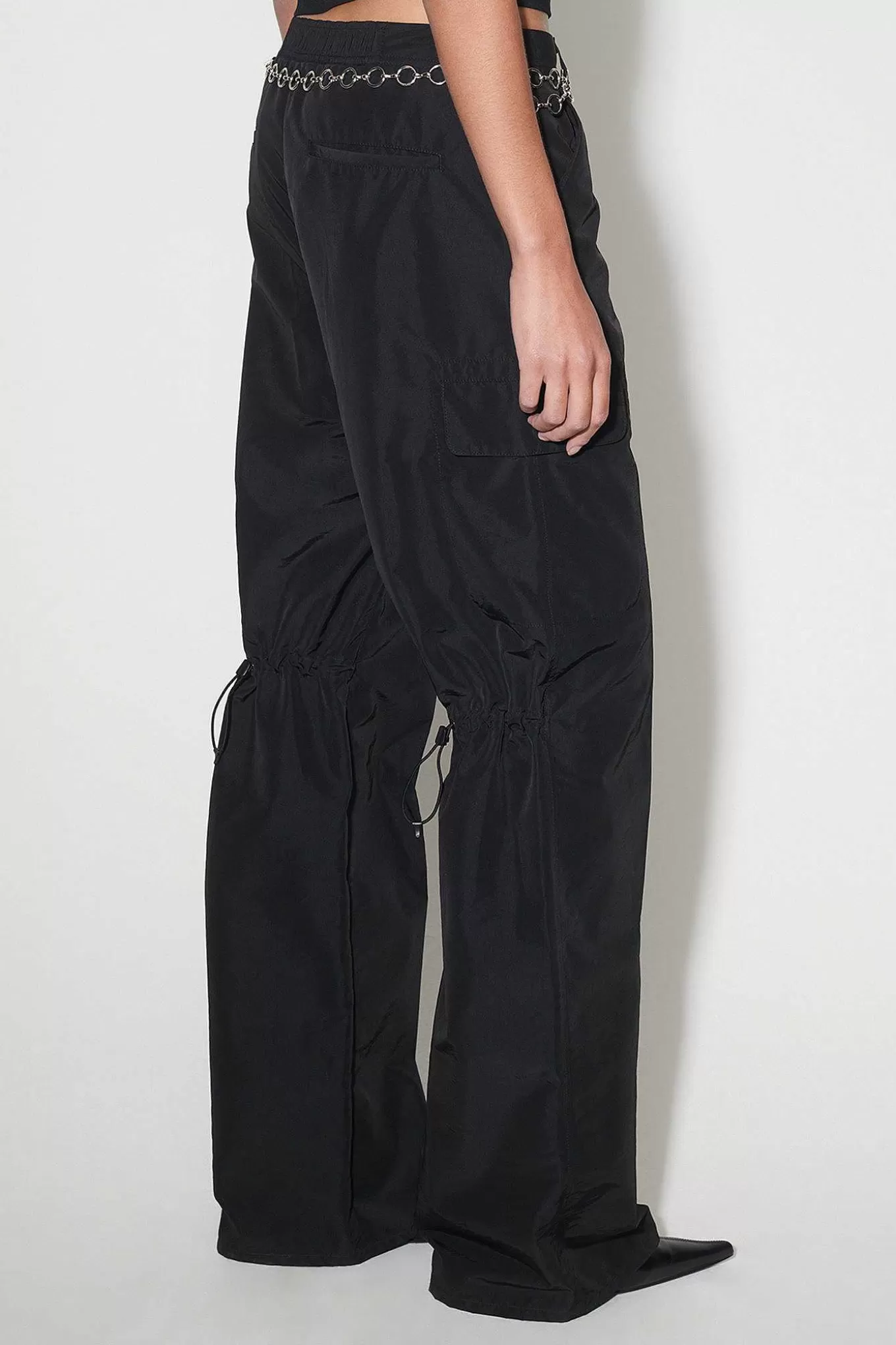 PANTALONI OUR LEGACY - Modello Alloy Byxa in Tessuto Tecnico Nylon, Elegante Nero per Stile senza Tempo