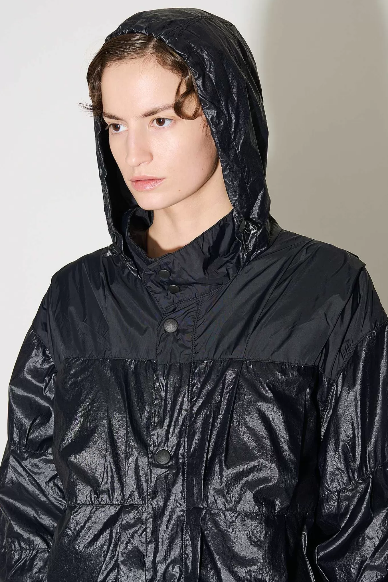 Our Legacy Giacca Piumino in Nylon Gommato Nero - Impermeabile Urbana con Rivestimento Tecnico