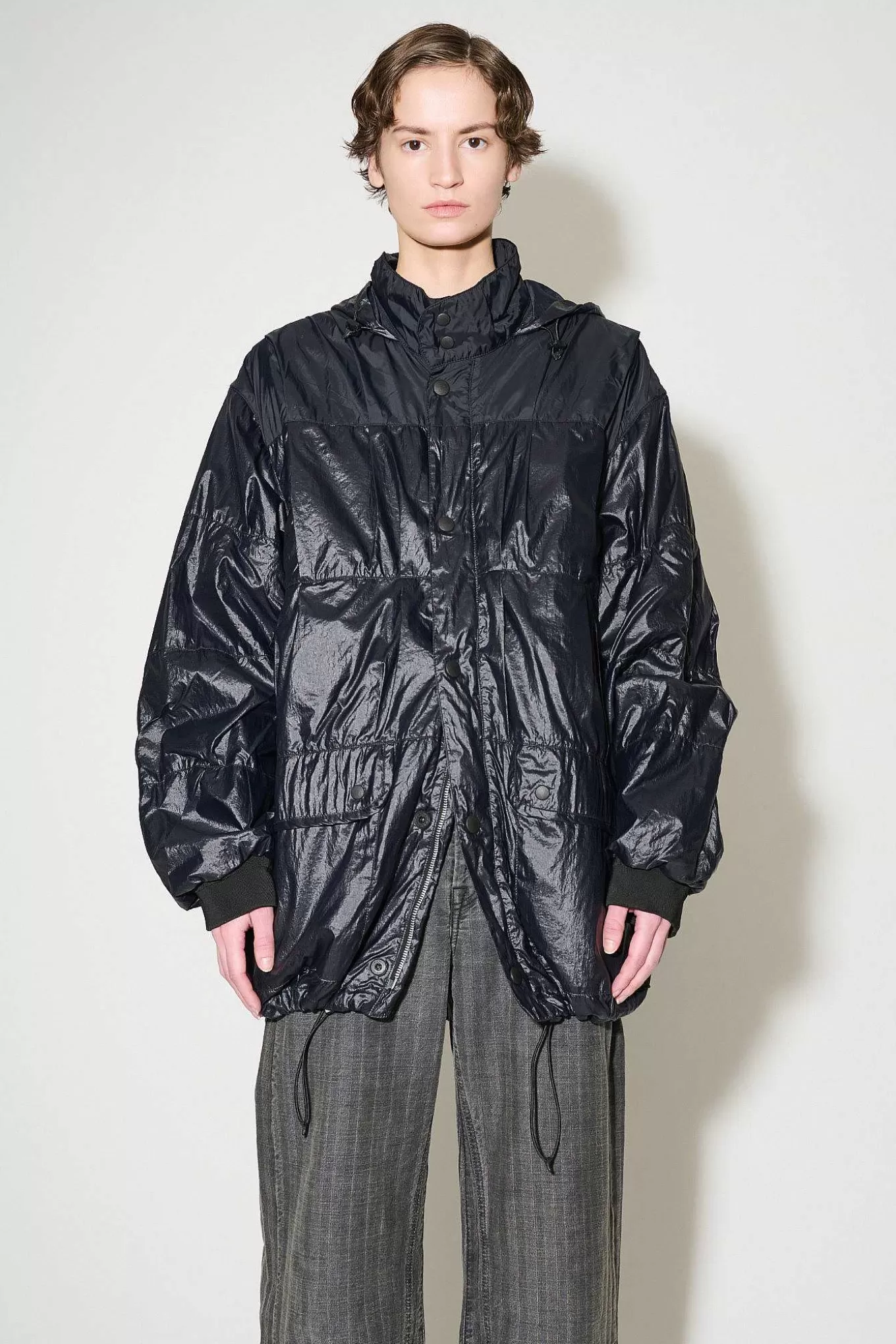 Our Legacy Giacca Piumino in Nylon Gommato Nero - Impermeabile Urbana con Rivestimento Tecnico