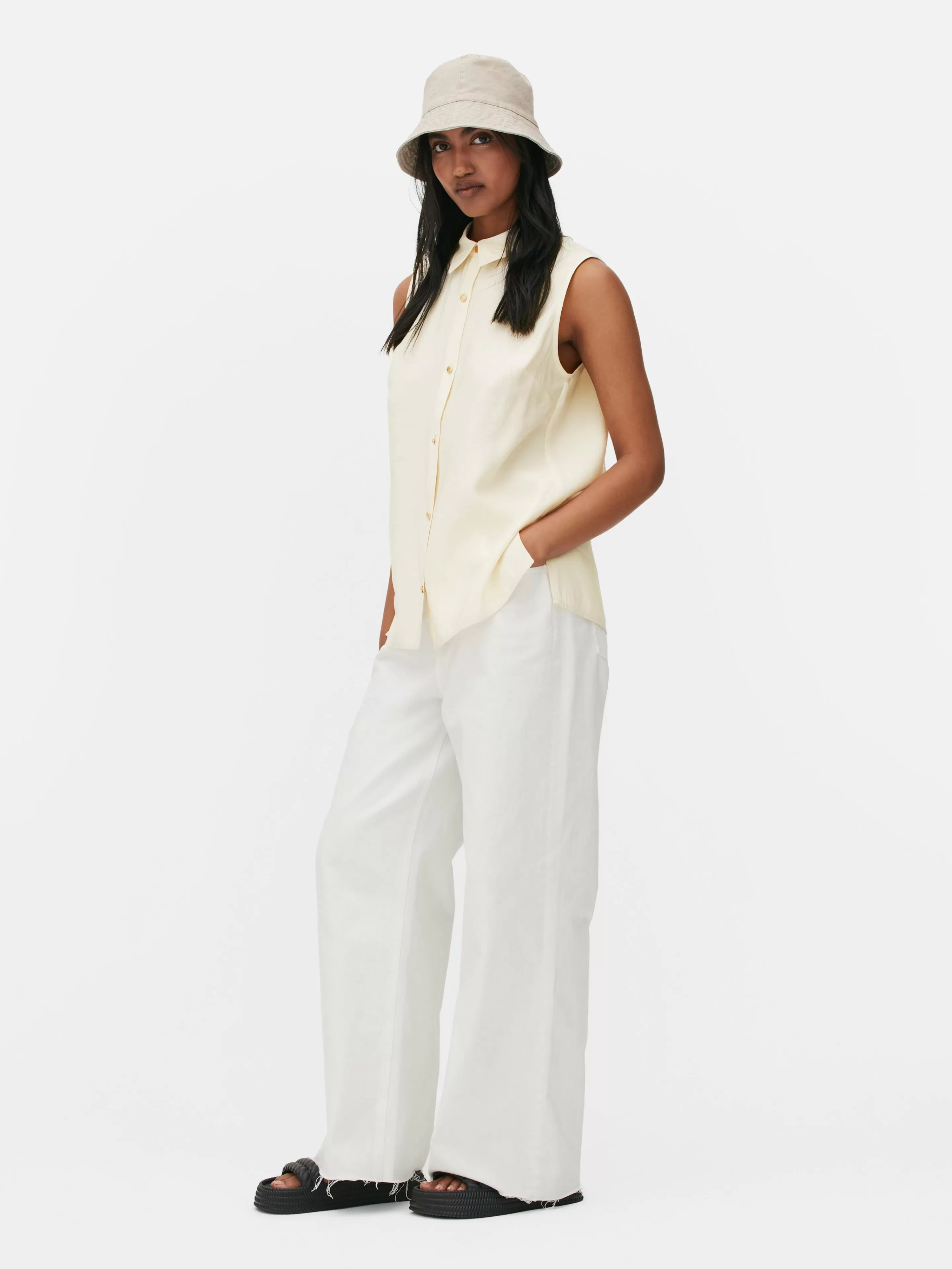 Blusa Primark senza maniche con bottoni avorio - Camicie e top eleganti per ogni occasione