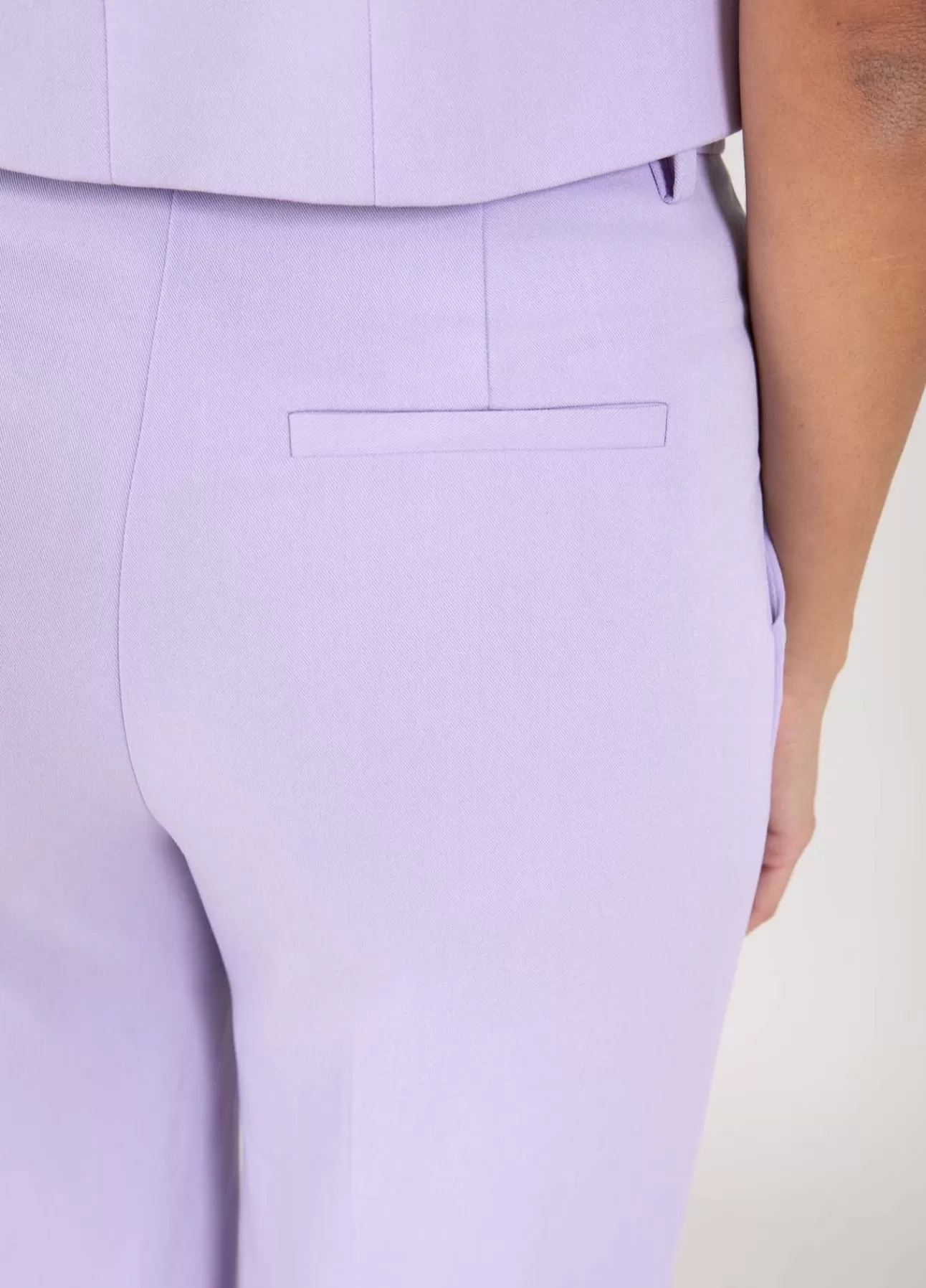 Pantaloni Donna Coster Copenhagen - Gamba Larga Comoda in Tessuto Elasticizzato per Stile Casual e Moderno
