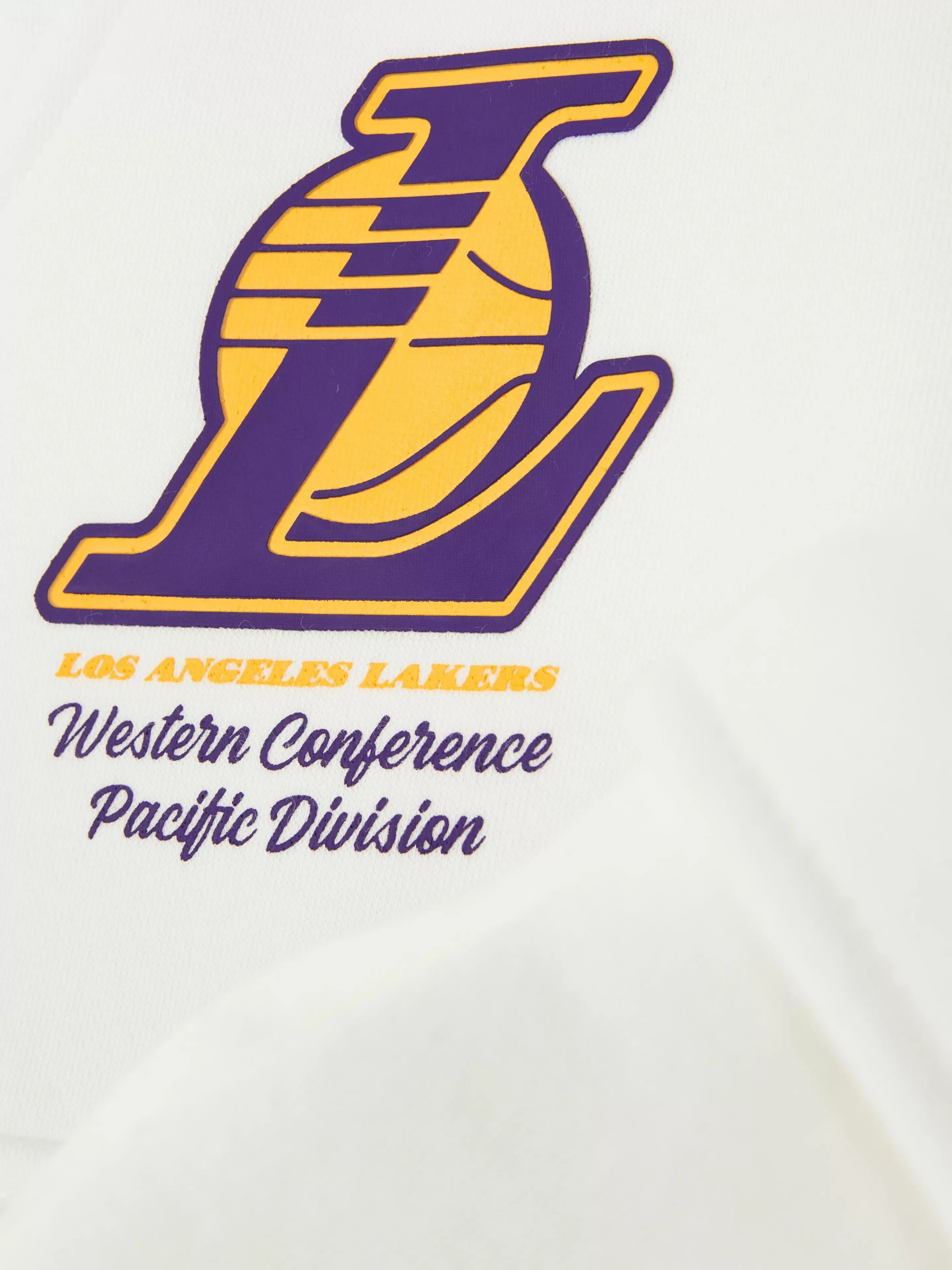 Pantaloni Sportivi Cargo Confortevoli NBA Los Angeles Lakers - Design Urbano Primark 

Stile casual per allenamento con tasche multifunzionali, ispirati alla iconica squadra di basket. Tessuto traspirante ideale per movimento quotidiano o tempo libero.