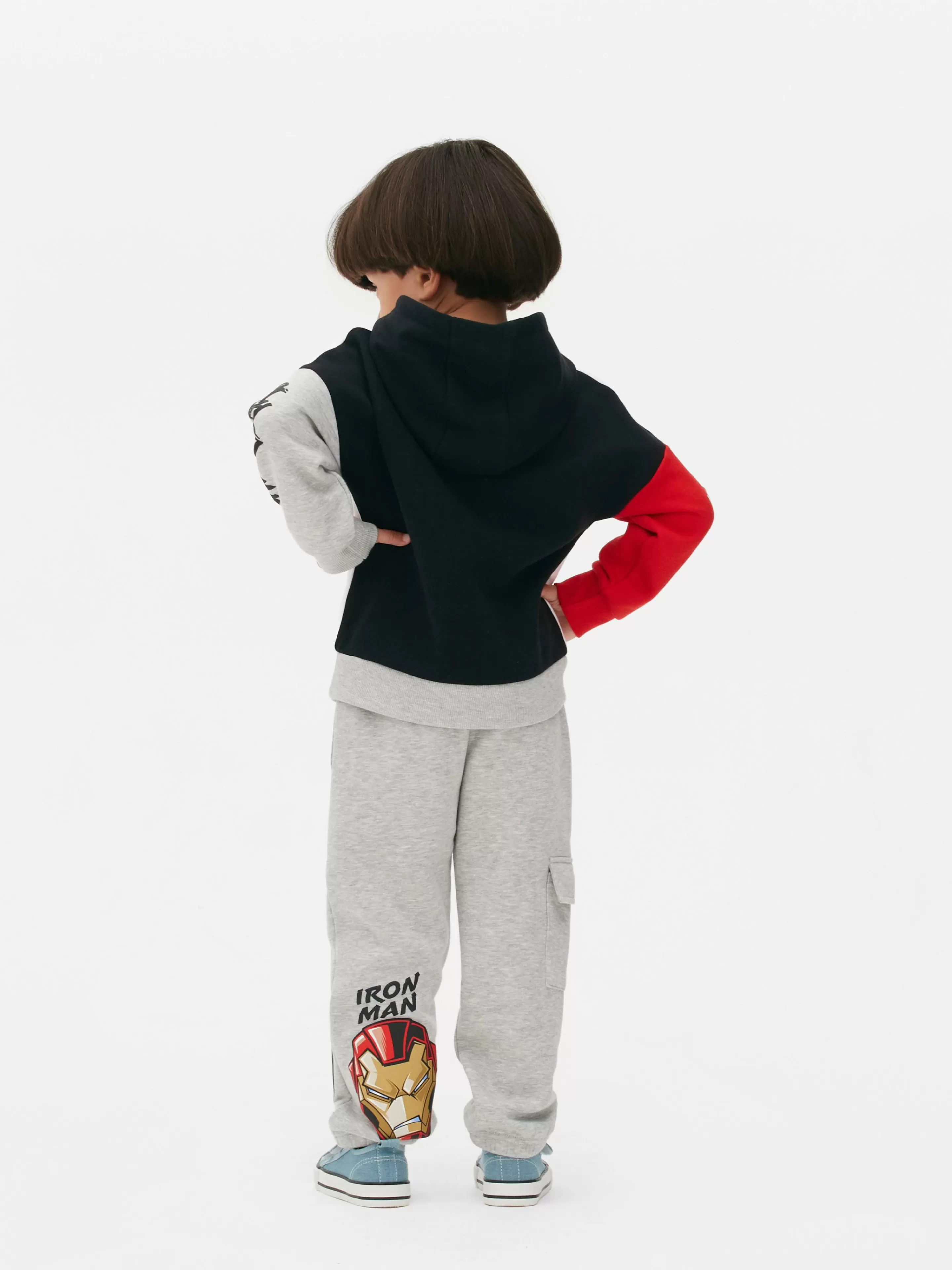Maglietta Marvel Avengers con Cappuccio o Basic - Stile Casual Primark, Design Unico a Blocchi di Colori Vivaci