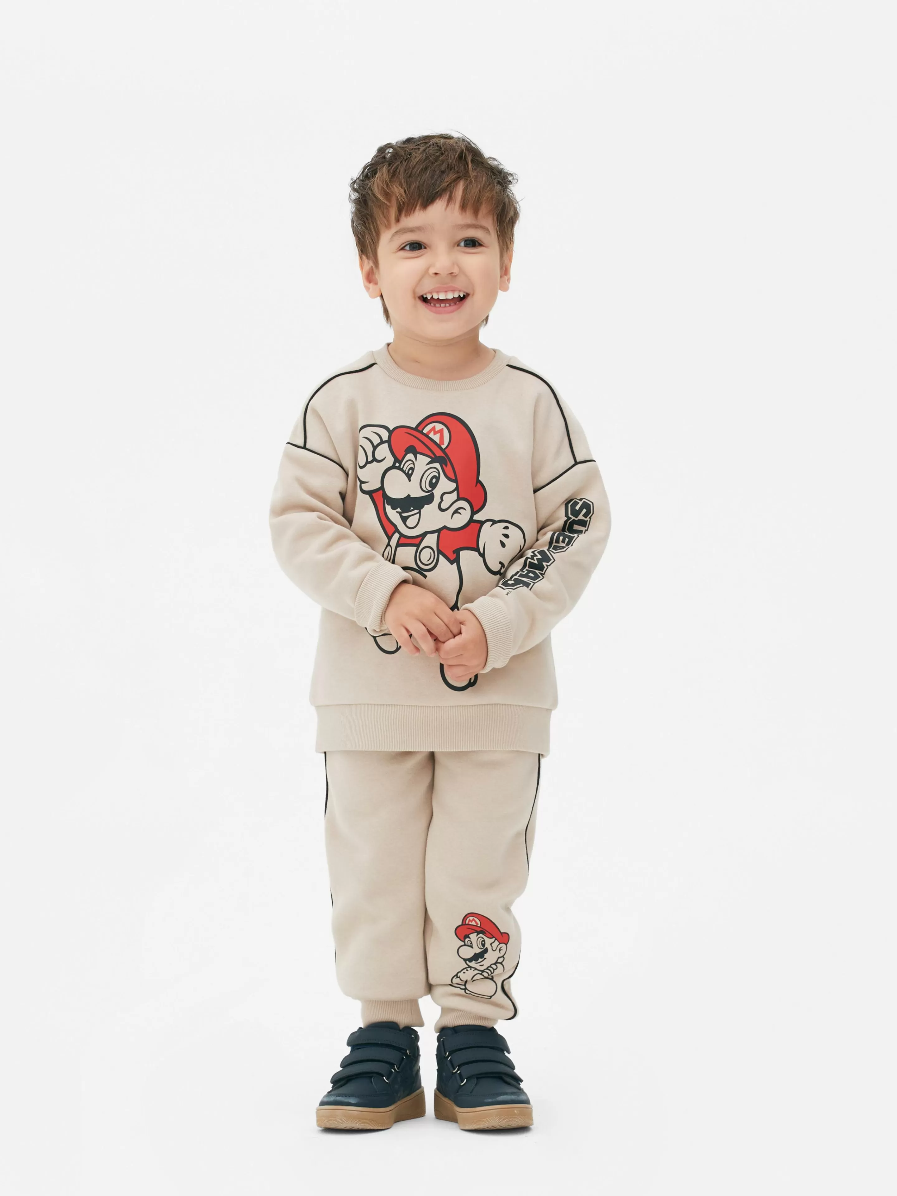 Primark T-Shirt Super Mario Stampa Iconica con o senza Cappuccio - Completo Coordenato in Grigio Pietra con Debrum Elegante