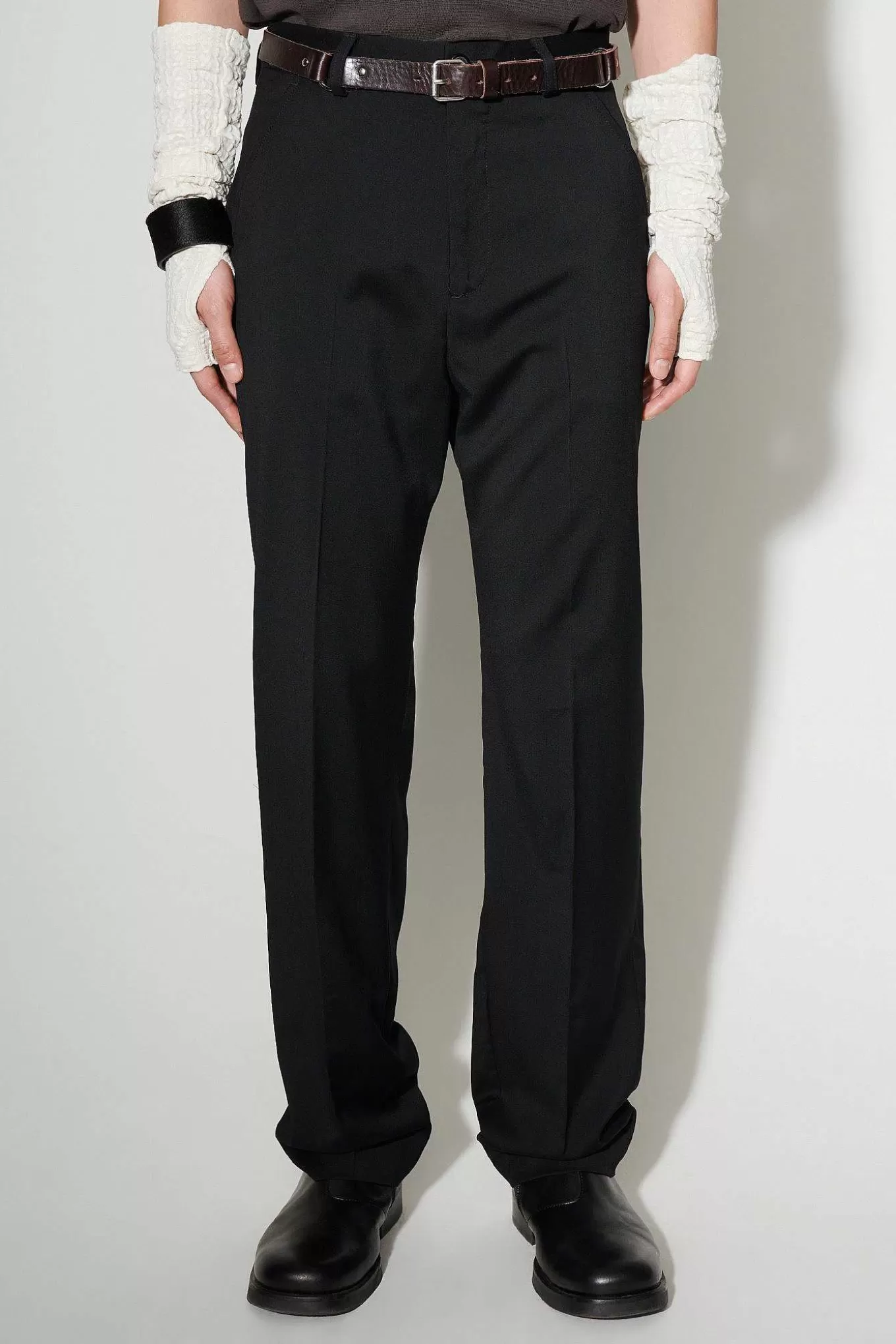 Legacy Pantaloni Chino Classici - Nero Intenso in Lana Sottile Invernale 

Modello 22 con Taglio Moderno e Trama Elegante, Tessuto Professionale per Stagioni Fredde