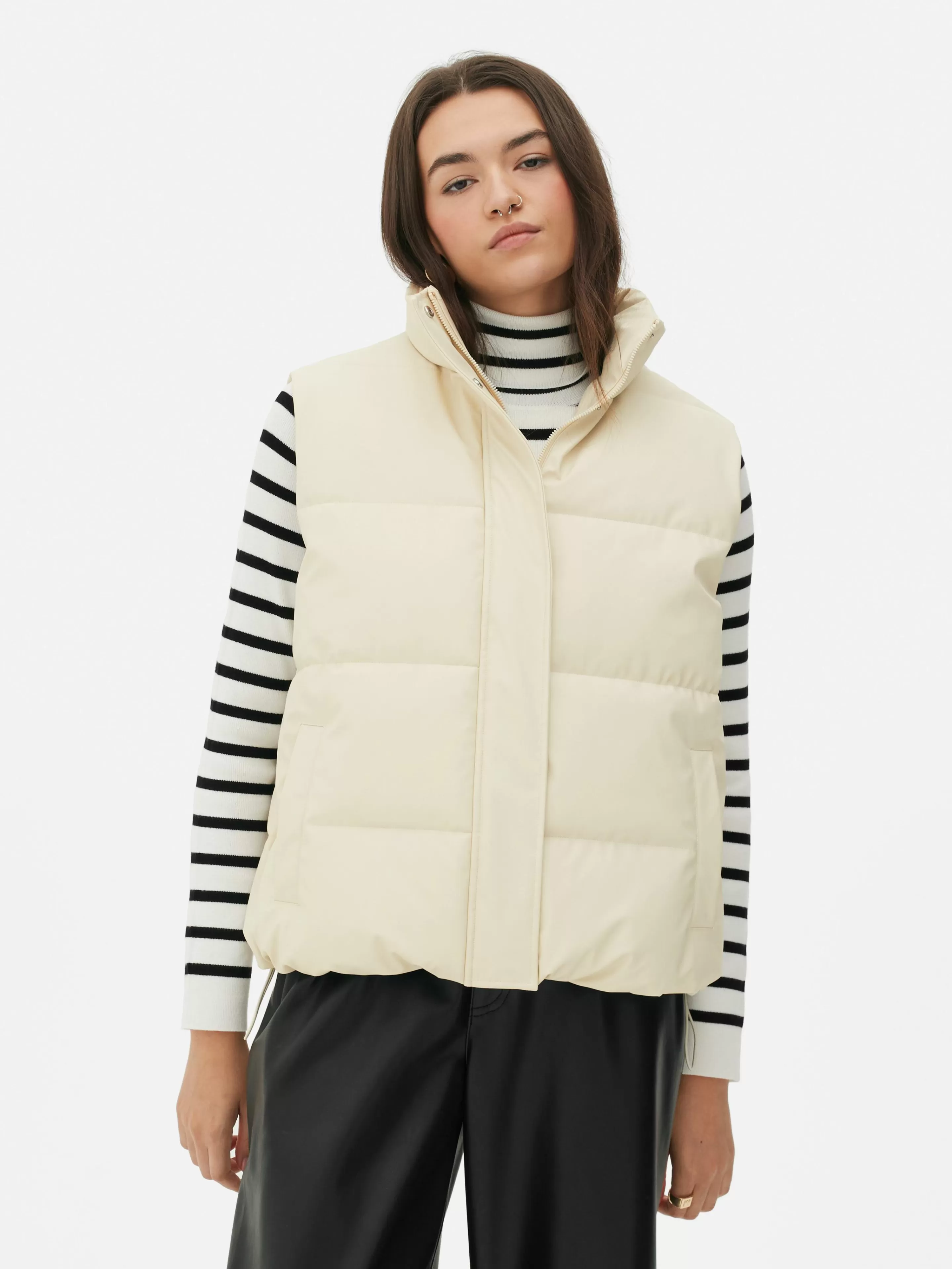 Primark Gilet Imbottito in Tinta Grigio Pietra - Comodità e Stile per il Tuo Guardaroba