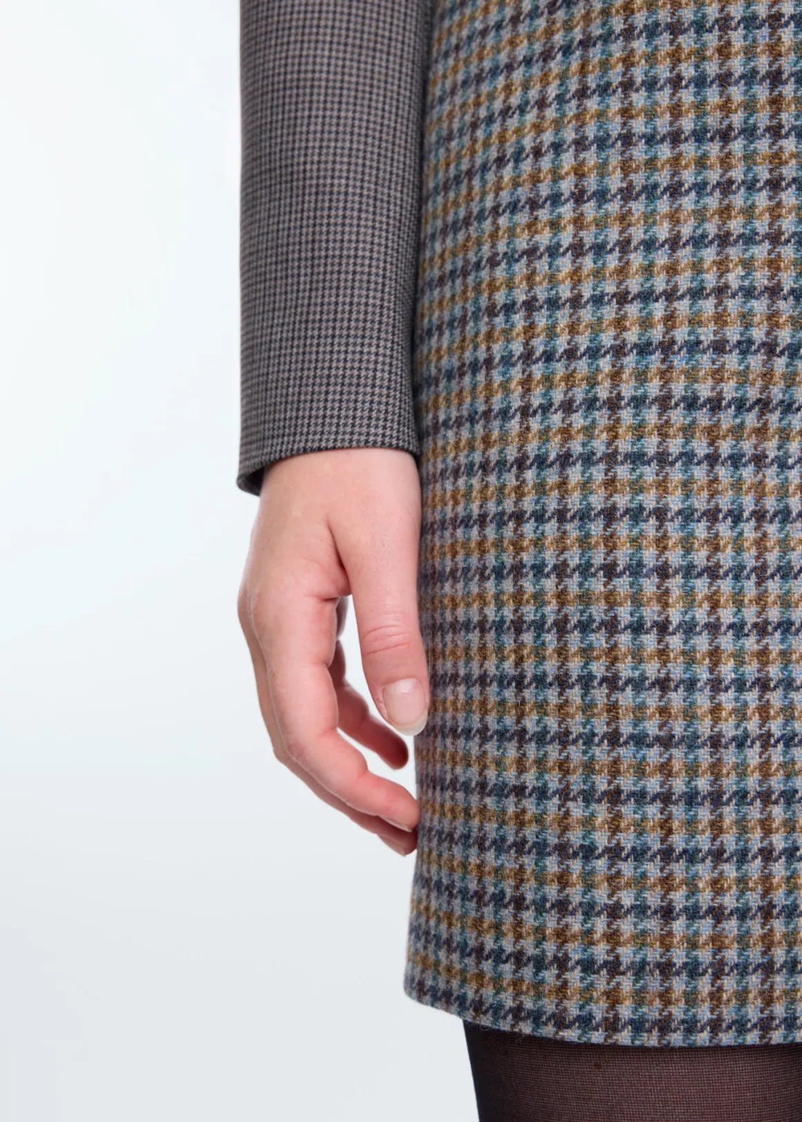 Vanilia Vestito Elegante con Inserti a Contrasto - Nero, Stilizzato per un Look Moderno e Versatile 

（：，