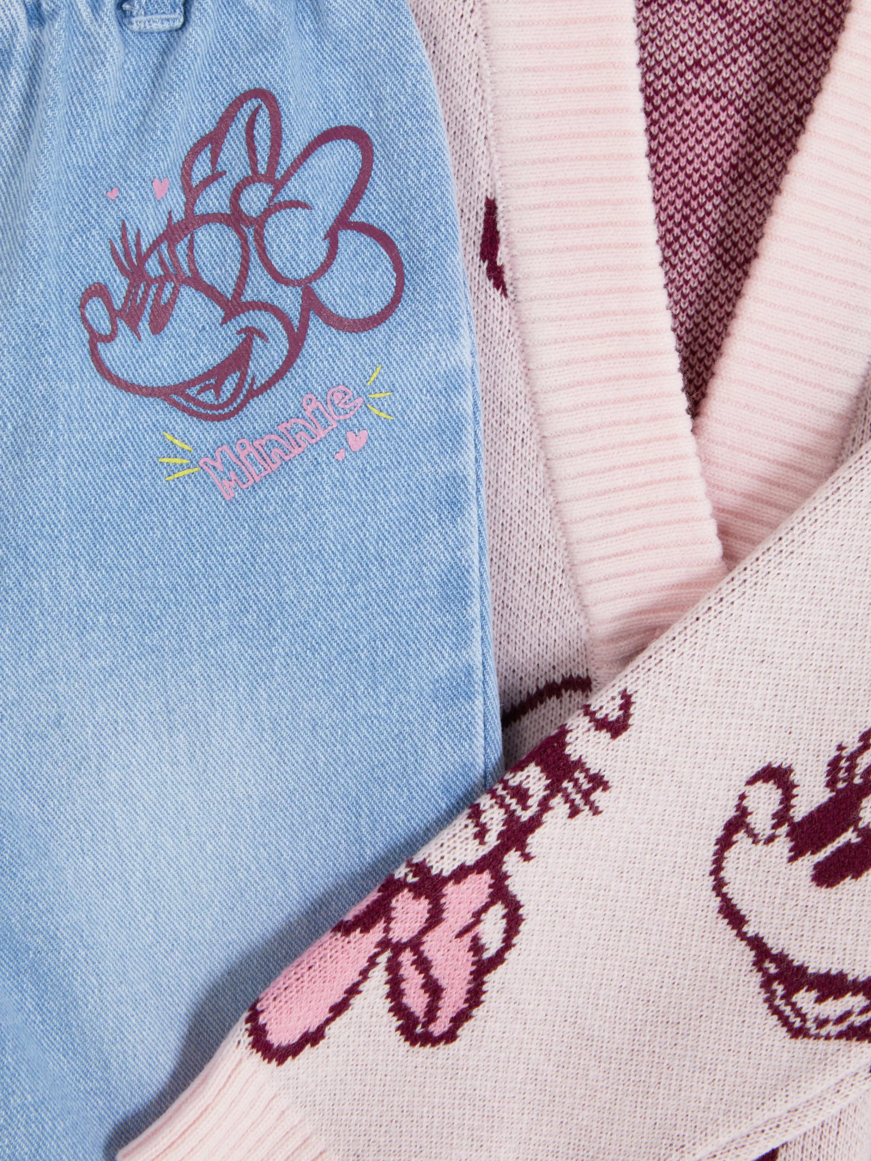 Completo Autunno 2023: Cardigan in Maglia Morbida + Jeans a Vita Cinta con Fiocco - Design Disney Minnie Rosa Confetto - Coordinato Donna Casual