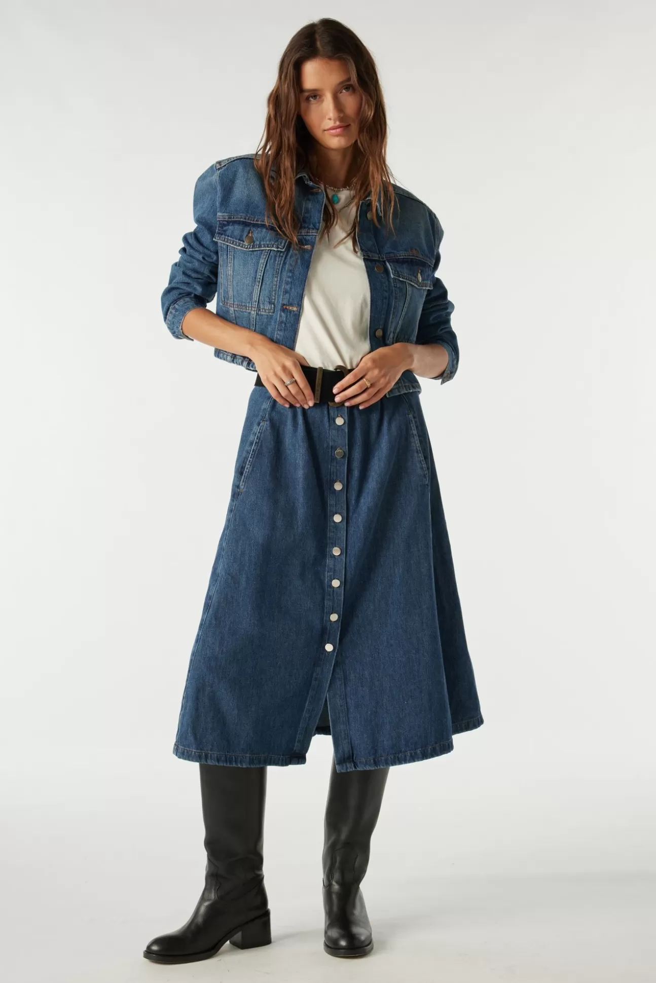 Ba&Sh Cowie Blu: Abito Casual dal Prezzo Accessibile con Tocco di Stile Francese