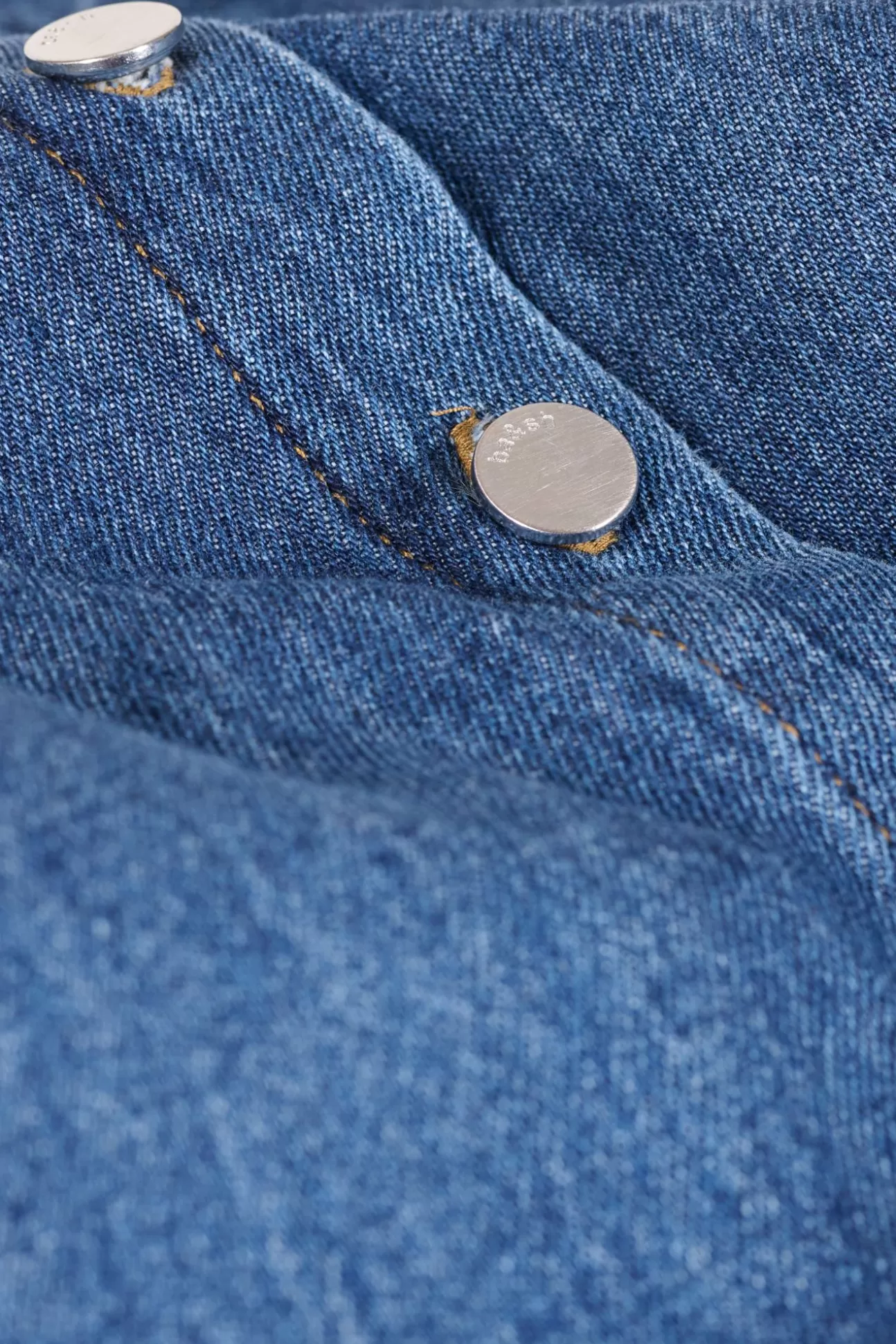 Ba&Sh Cowie Blu: Abito Casual dal Prezzo Accessibile con Tocco di Stile Francese