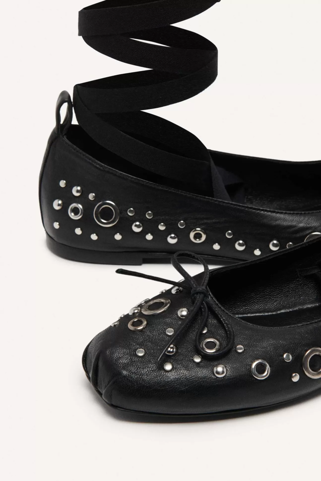 Ballerine Ba&Sh in Pelle | Sconti Esclusivi su Modelli Parisiani - Comodità Senza Tempo con Stile Autentico. Scopri le Offerte Imperdibili!