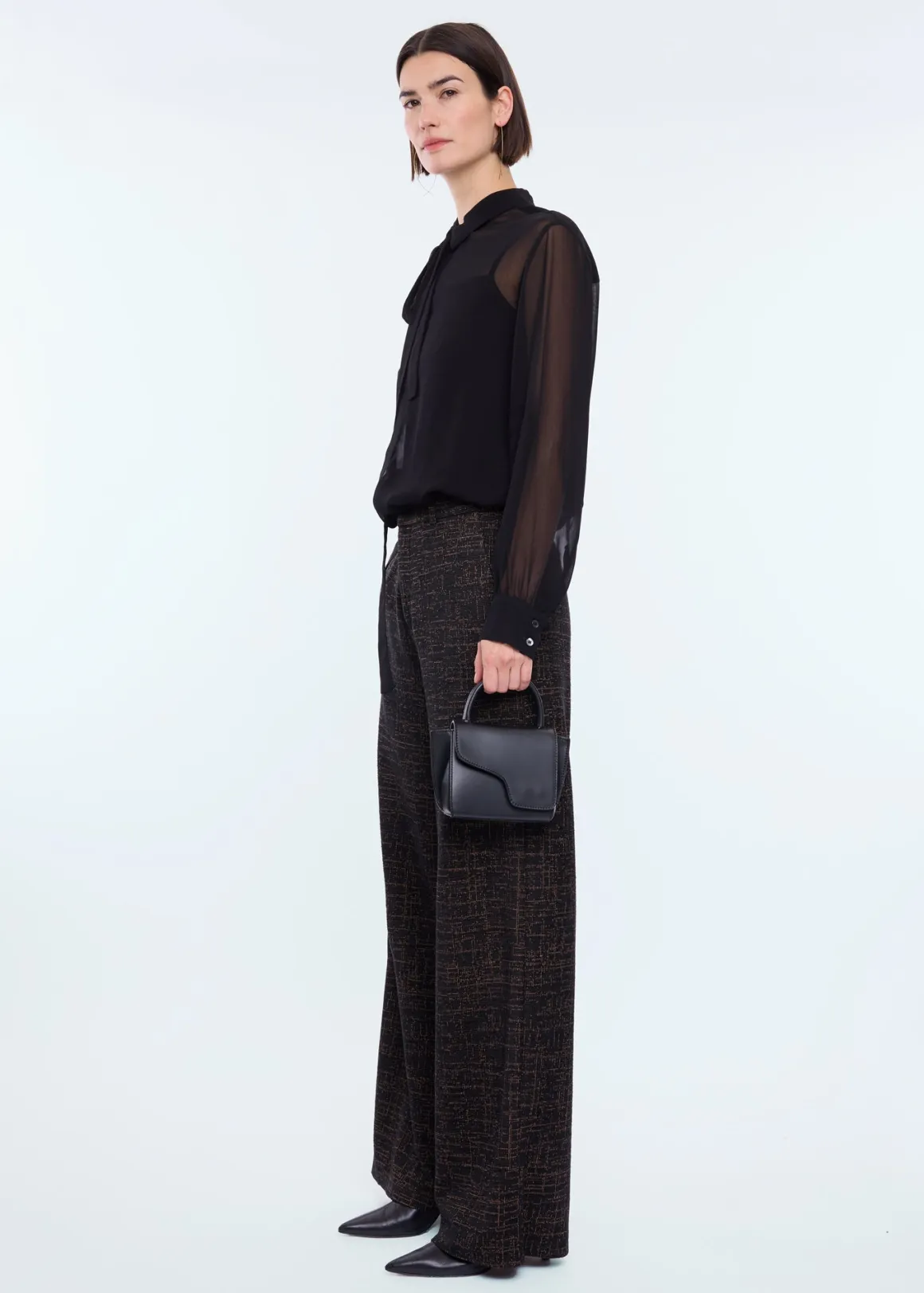 Camicia con Fiocco Elegante in Georgette - Nero | Vanilia Collection | Acquisto Online Esclusivo