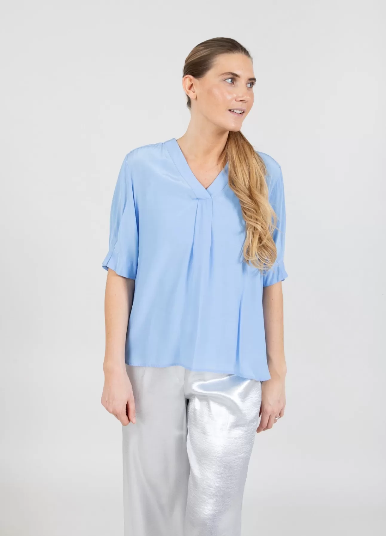 Camicia Donna Coster Copenhagen - Stilizzata a Maniche Corte con Dettagli Eleganti
