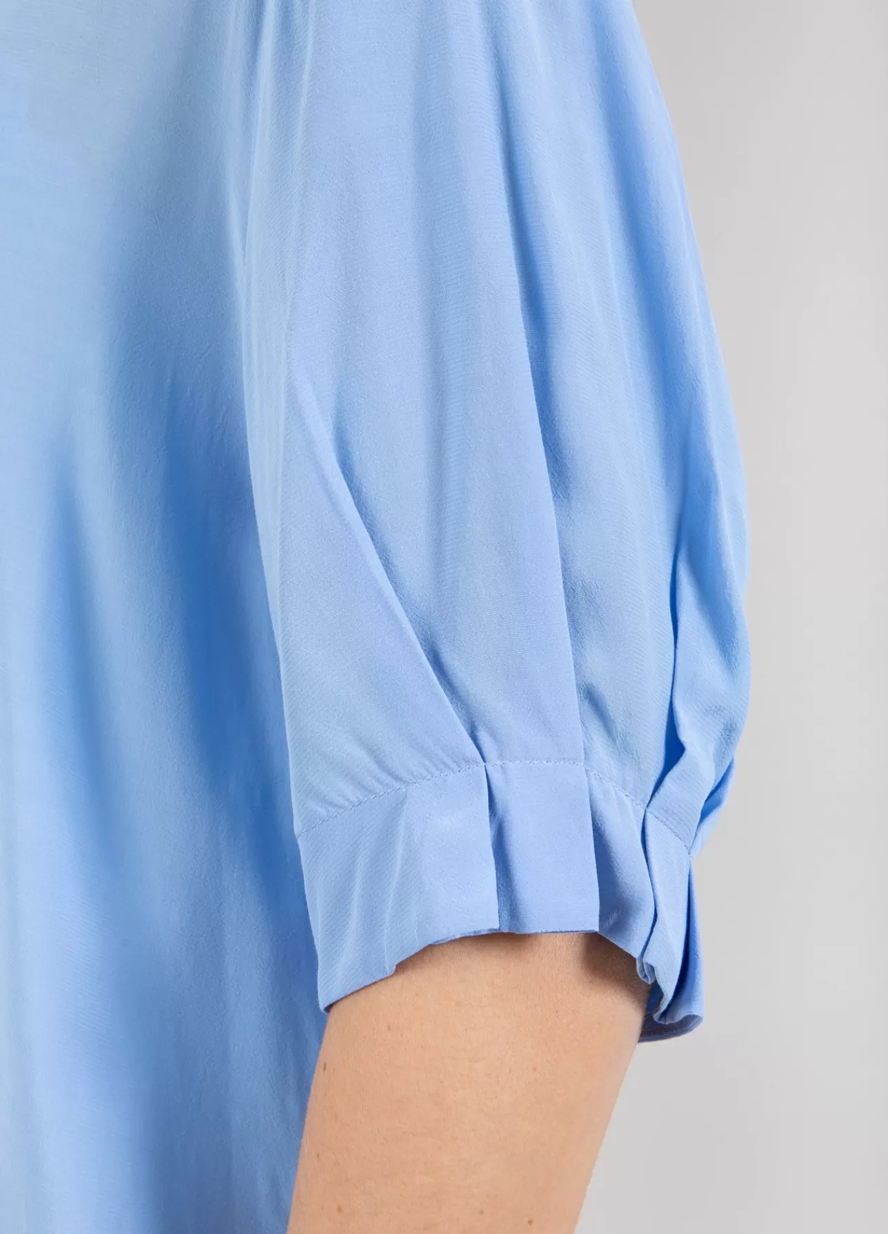 Camicia Donna Coster Copenhagen - Stilizzata a Maniche Corte con Dettagli Eleganti
