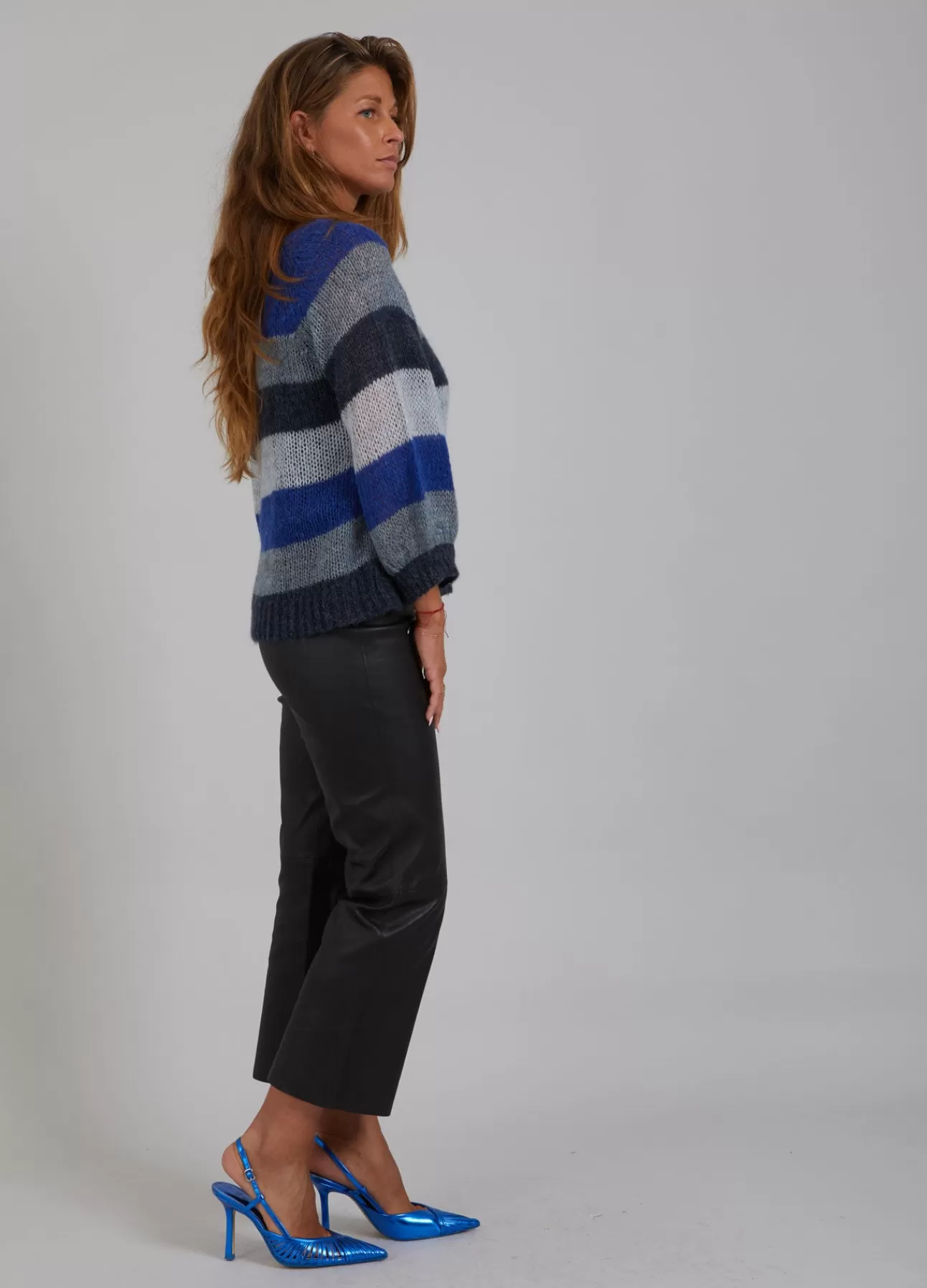 Leggings in Pelle Coster Copenhagen per Donna - Modello Confortevole con Gambe Larghe



Coster Copenhagen Leggings Femminili in Vera Pelle - Taglio Comodo con Fianchi Ampli



Leggings Donna in Pelle Morbida Coster - Modello Copenhagen con Design Gambe Oversize

（，，）