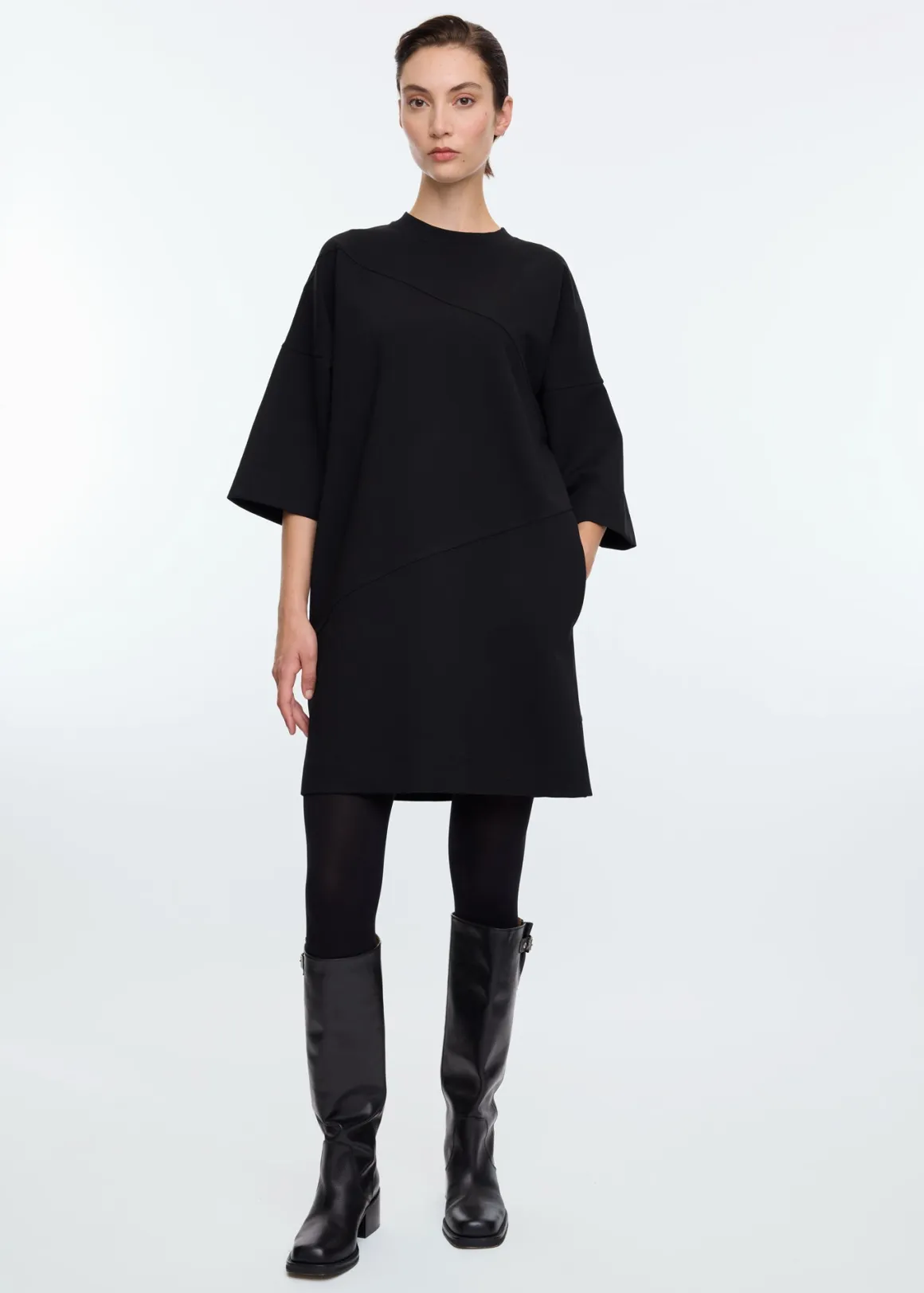 VANILIA Abito casual oversize in maglia nera - Look comodo per tutti i giorni