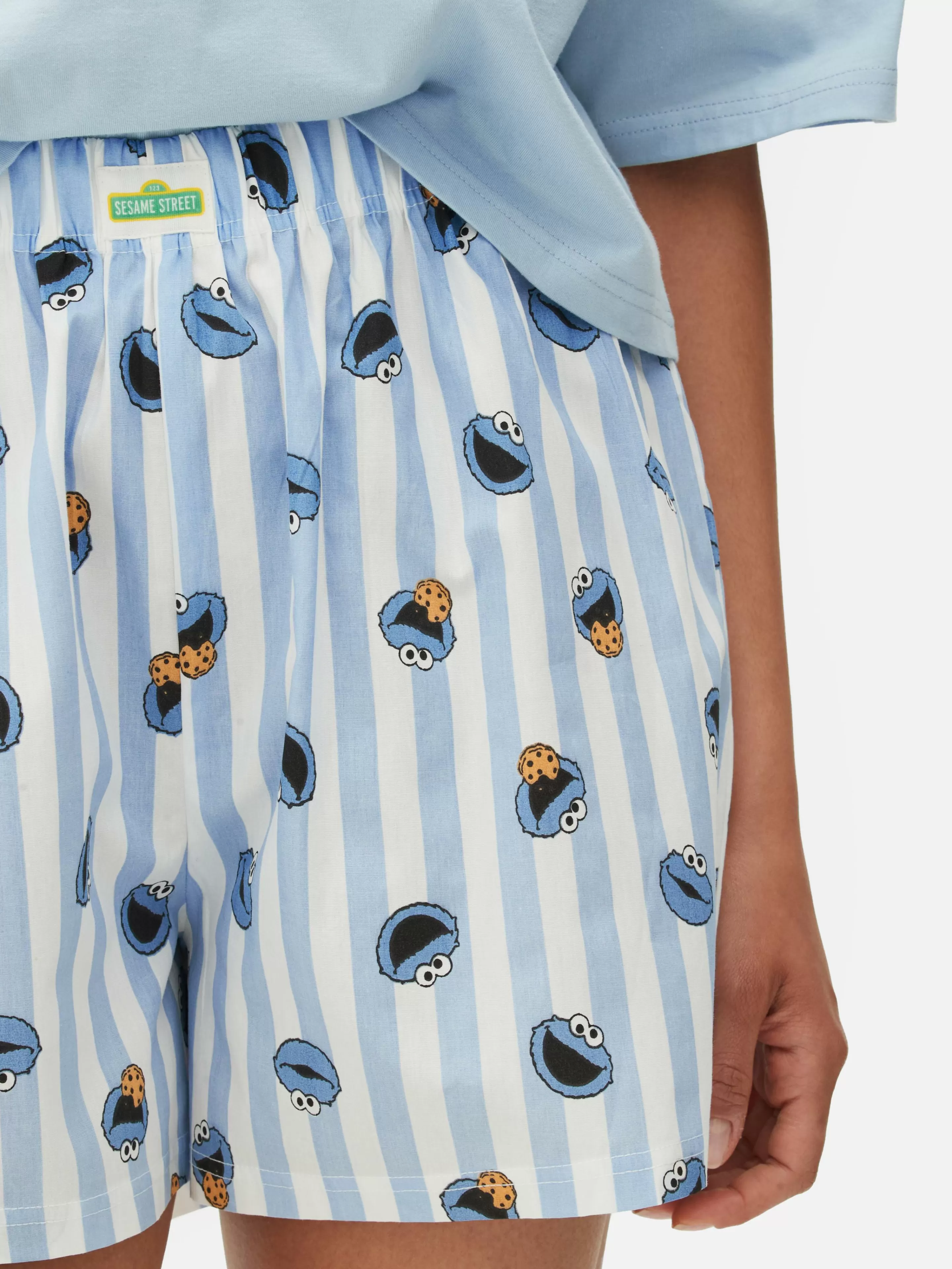 Primark Pigiama Corto in Jersey con Stampa Sesamo Azzurro - Comodo e Divertente