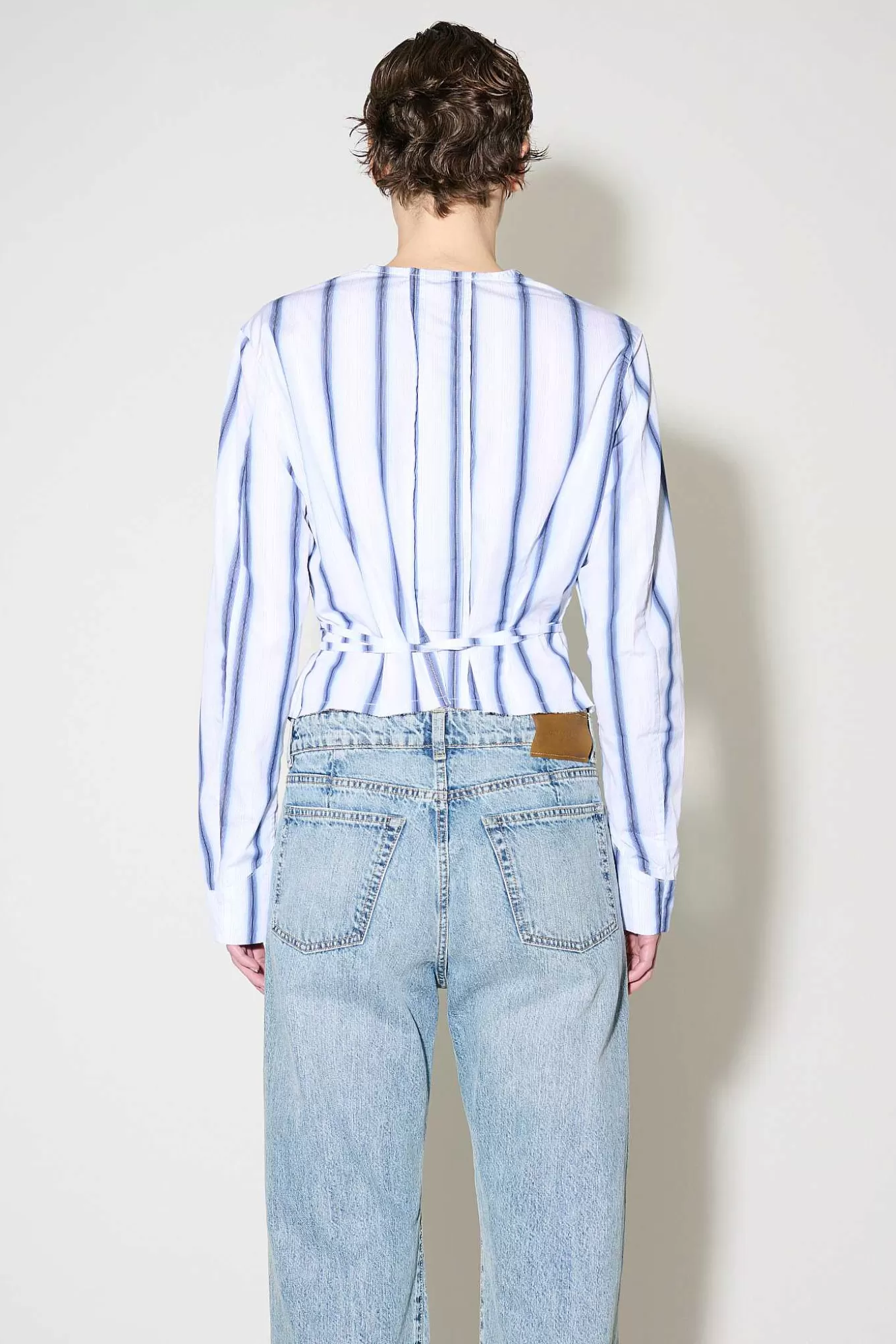 Our Legacy Camicia Uomo in Cotone Plissettato - Design con Strisce Geometriche Blu Elettrico