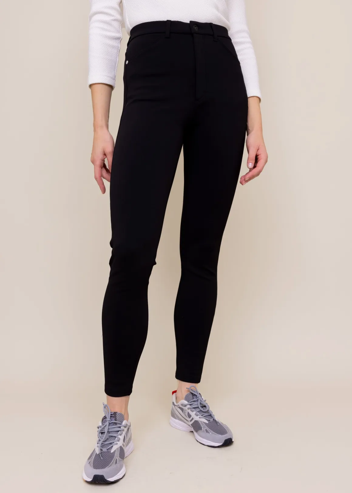 VANILIA Jeans Skinny Ultra Elasticizzati - Nero Intenso con Massima Comodità 

Jeans Skinny Super Elasticizzati VANILIA | Nero Moda | Taglio Adattivo e Confortevole 

VANILIA Pantaloni Skinny Ultramoderni - Elasticizzati Premium in Nero Assoluto 

Jeans Aderenza Perfetta VANILIA | Nero Puro | Tecnologia Stretch Avanzata per Movimento Libero 

Skinny VANILIA Nero Notte - Jeans Ultra Elastici con Fodera Morbida per Giornate Dynamiche
