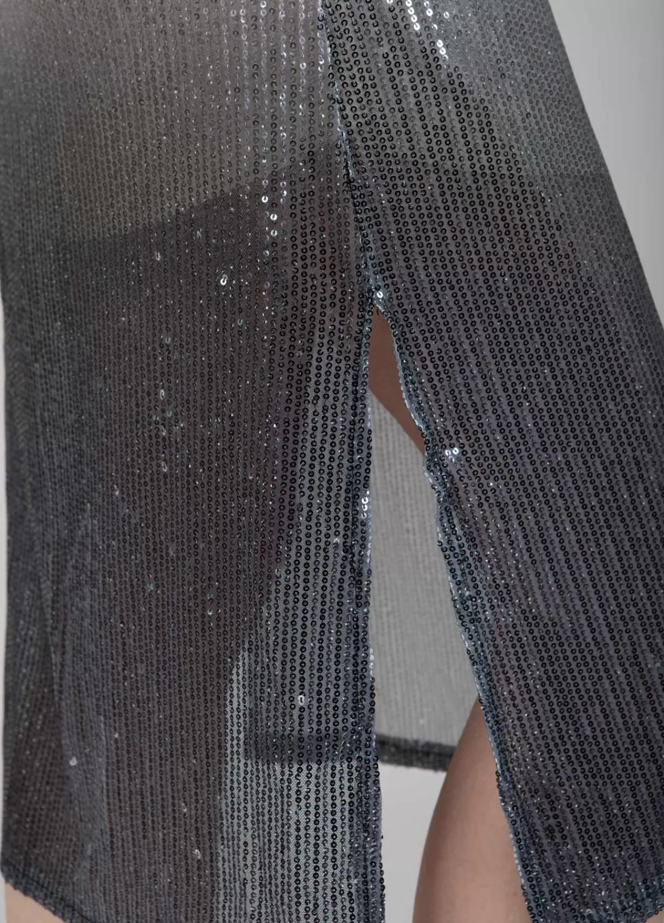 Abito estivo elegante con paillettes brillanti - Stile a bretelle firmato Coster Copenhagen