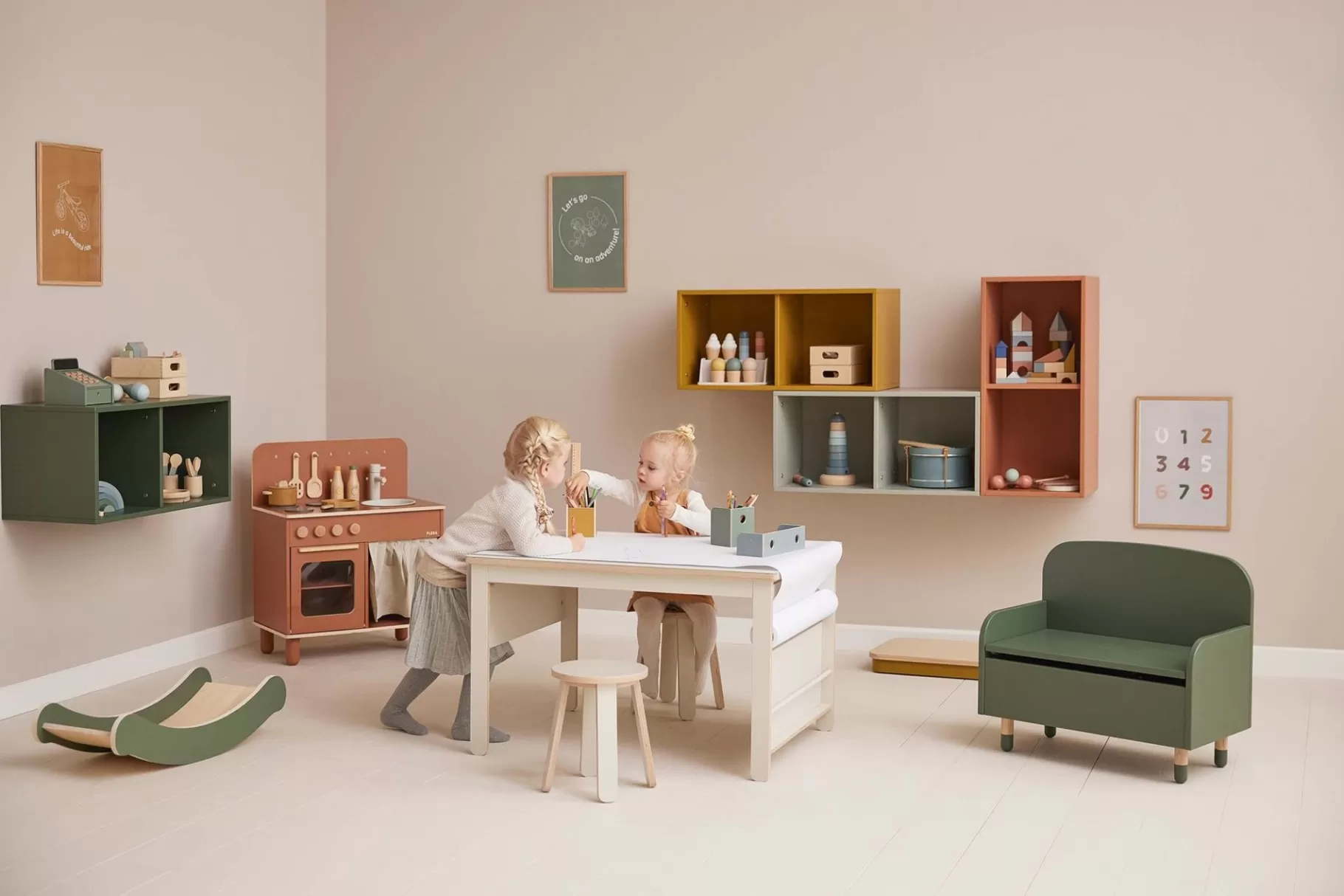 FLEXA Sgabello Ergonomico con Scrivania Regolabile - Set Creativo per Disegno e Pittura con Cavalletto Integrato