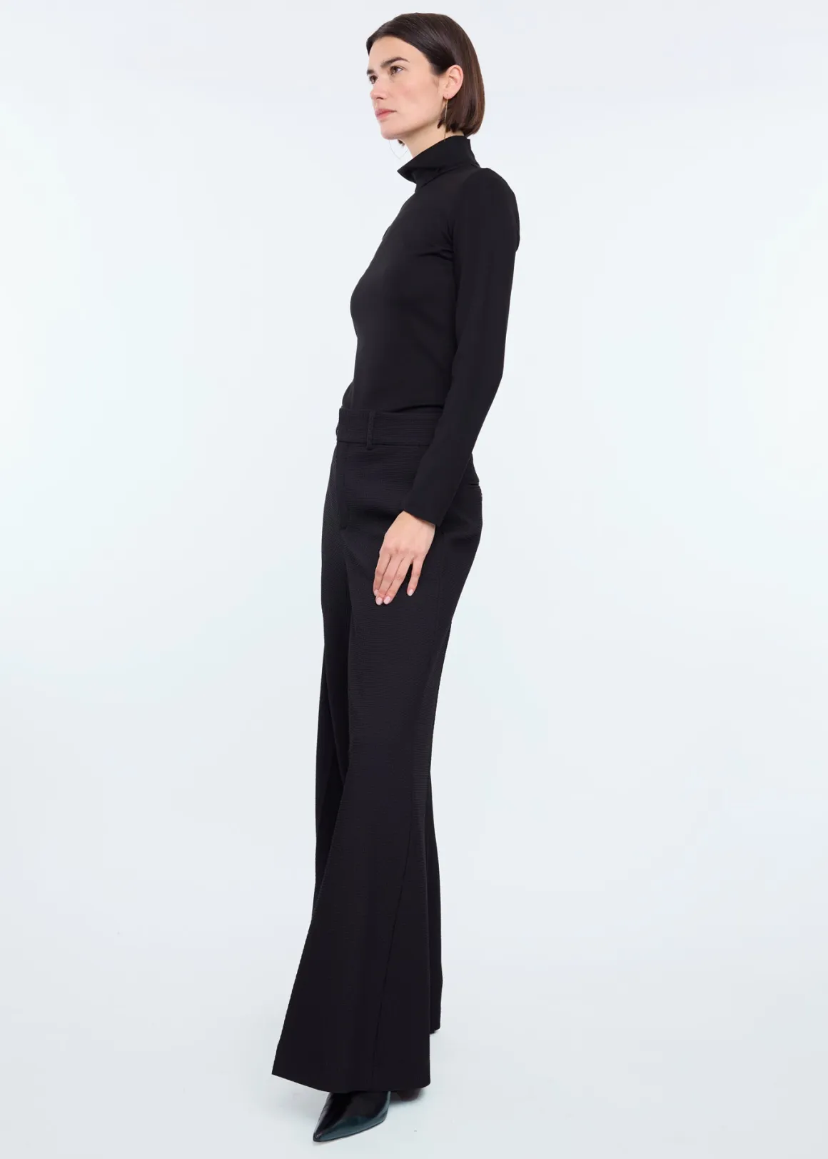 Vanilia Pantaloni Cargo Gaufré Modellato Su Misura - Ampio Svaso Elegante in Nero - Ultimi Pezzi Disponibili