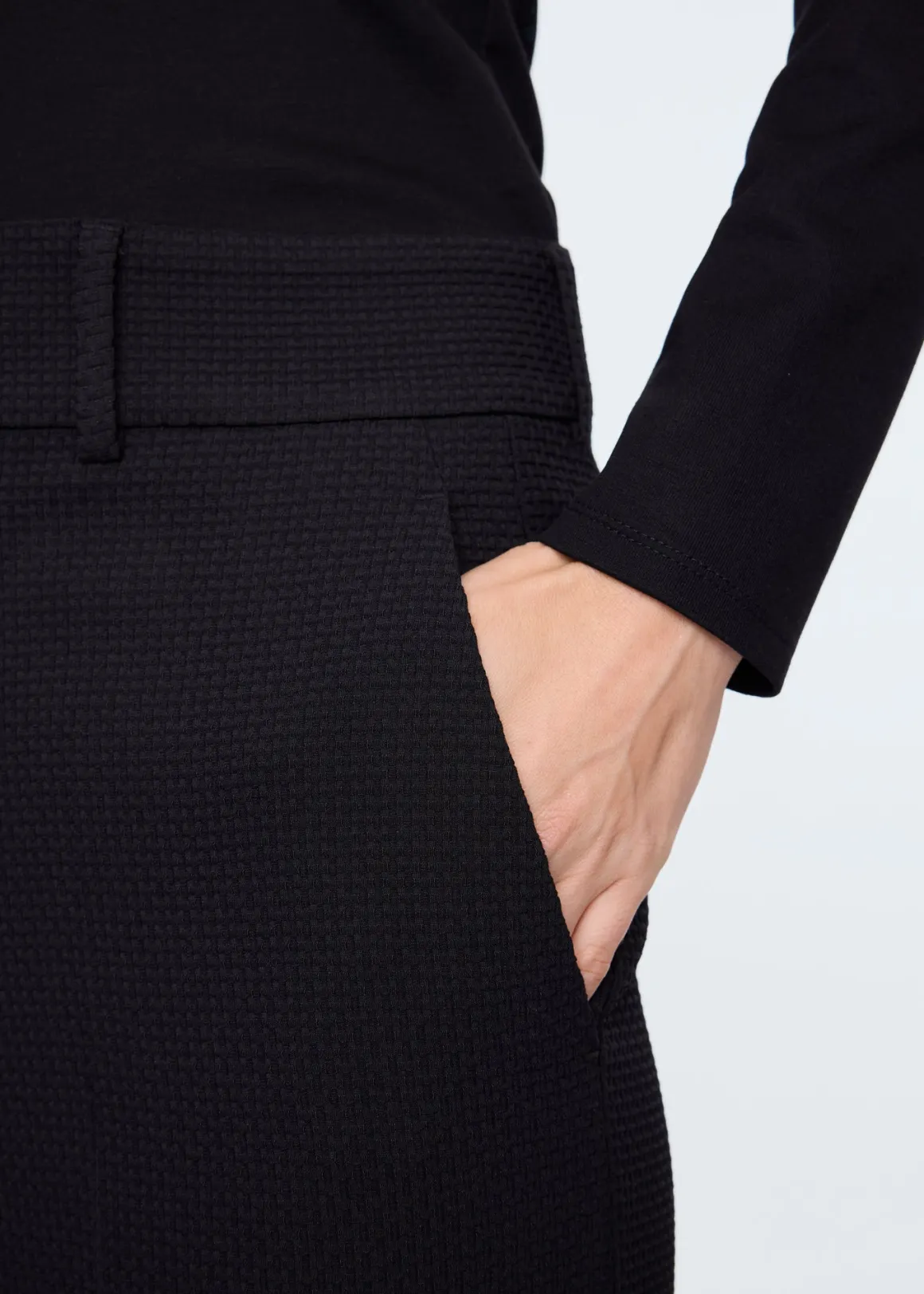 Vanilia Pantaloni Cargo Gaufré Modellato Su Misura - Ampio Svaso Elegante in Nero - Ultimi Pezzi Disponibili
