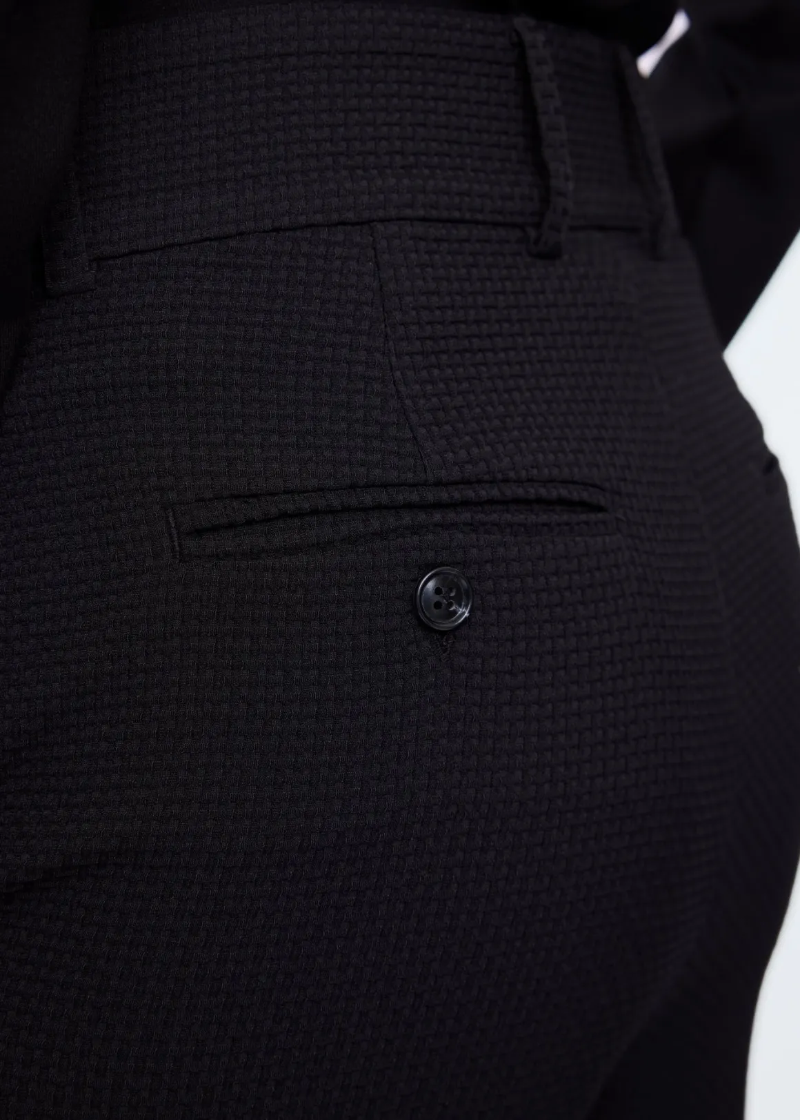 Vanilia Pantaloni Cargo Gaufré Modellato Su Misura - Ampio Svaso Elegante in Nero - Ultimi Pezzi Disponibili