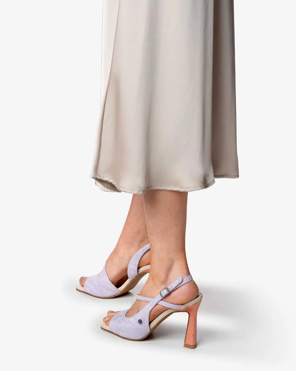 Floris van Bommel Sandali Donna Tami - Modello Confortevole con Design Minimalista, Tacco Basso e Fibbie Regolabili, Ideali per Look Casual ed Eleganti