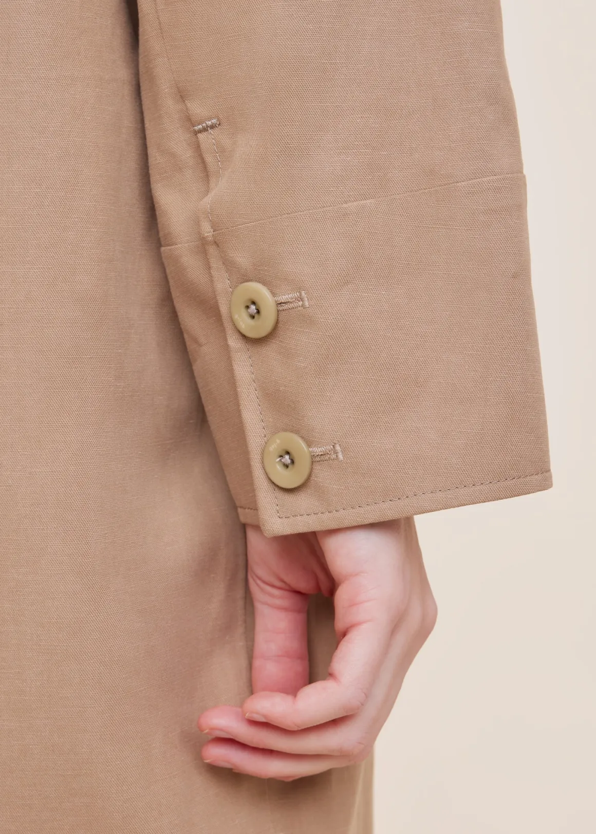 Cappotto trench elegante in Tencel sabbia | VANILIA | Offerta esclusiva stagionale

(：，