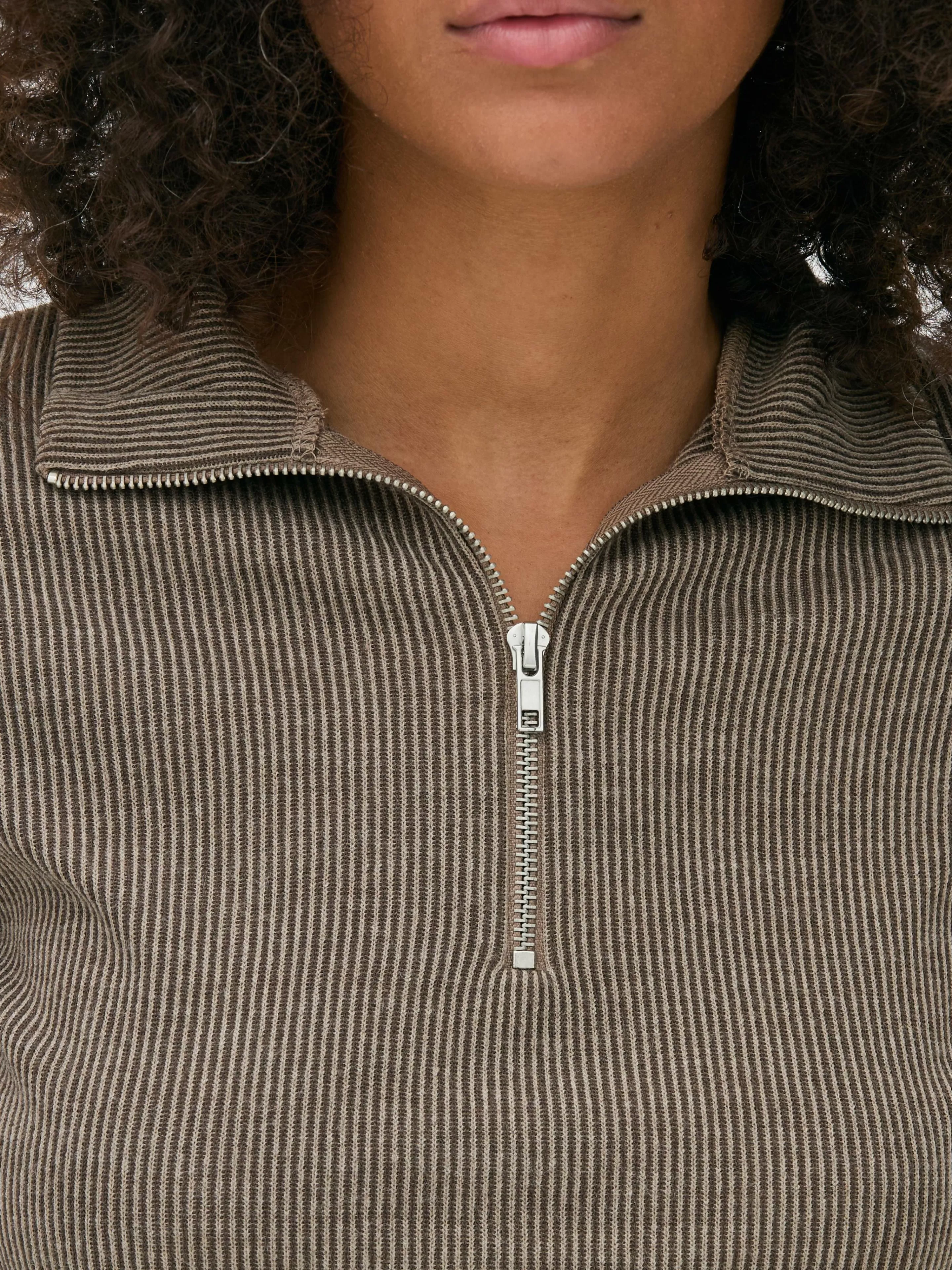 Primark Top Sportivo con Zip 1/4 - Completo Coordinato in Tonalità Grigio Taupe, Ideale per Stile Casual e Comfort