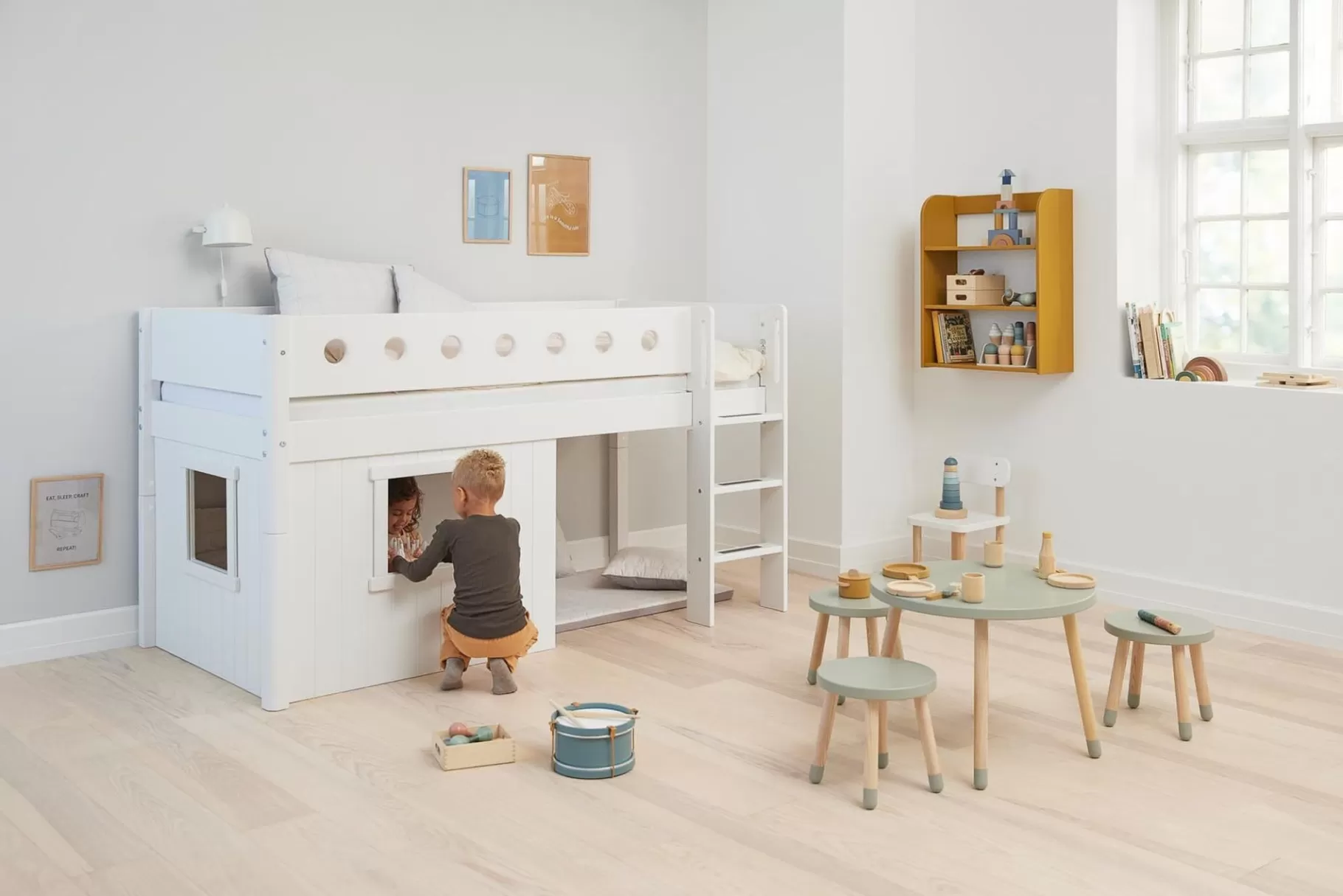 FLEXA Set Completo con Rivestimenti per Letti in Stile Chalet, Cornice Bianca e Componenti Modulari per un Sonno Confortevole