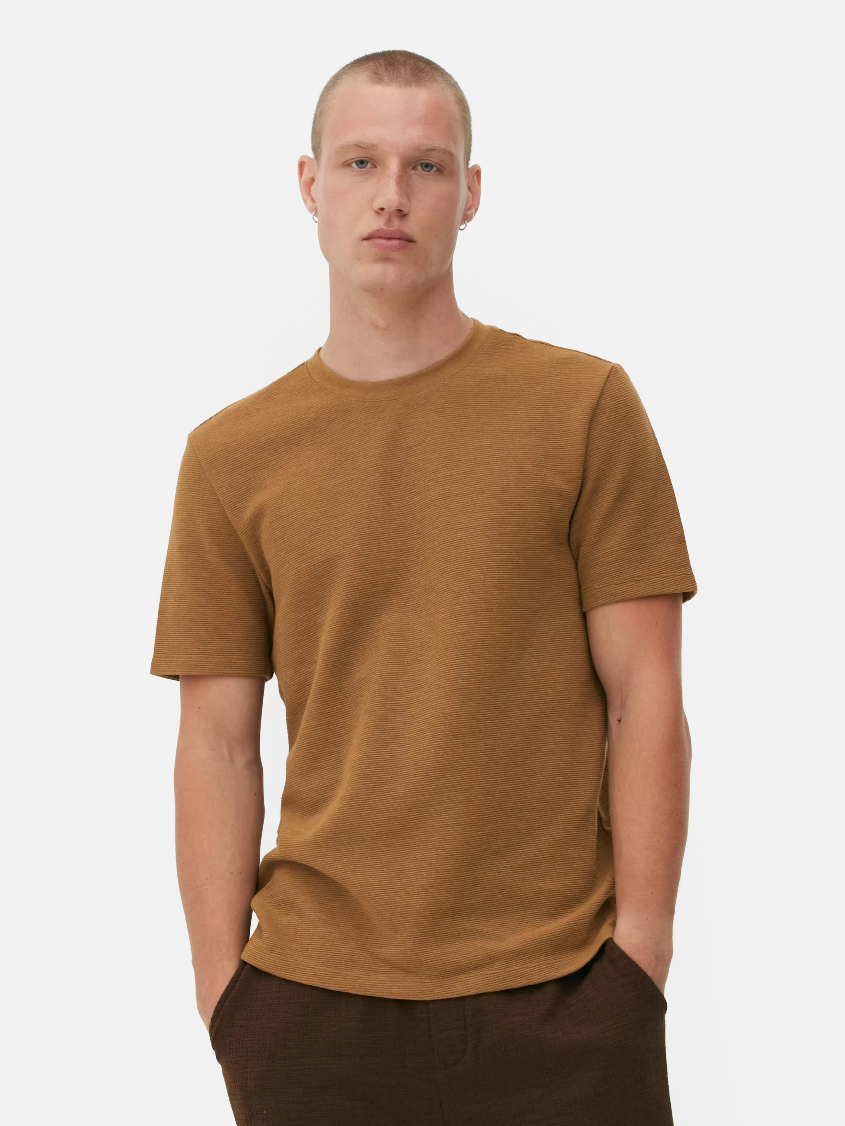 Primark Maglietta Basic con Design Ottomana Canalettato - Tonalità Marrone Chiaro, Comoda e Stilizzata