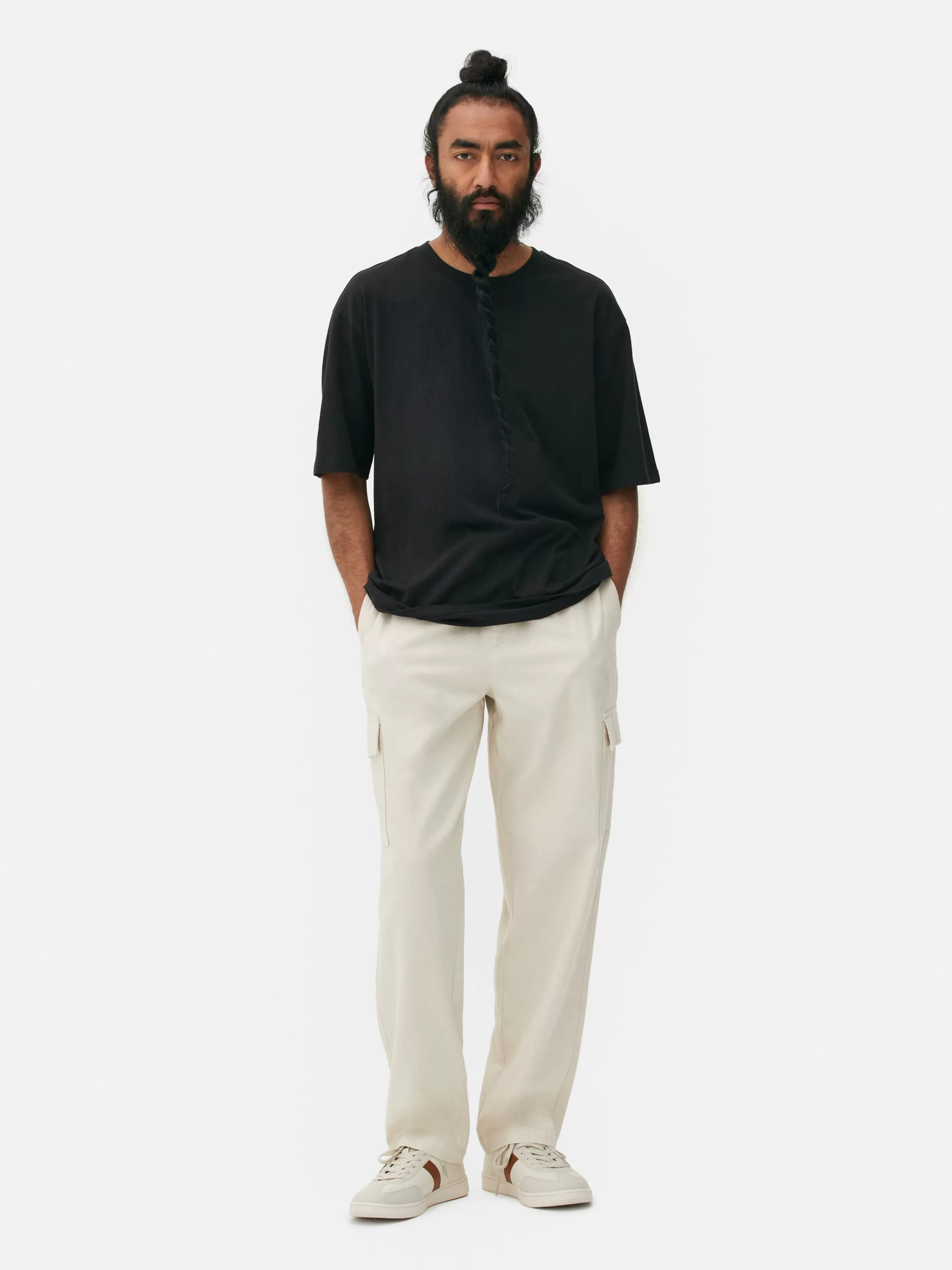 Maglietta Basic Primark - Taglio Comodo e Ampio in Nero per Look Casual, Uomo e Donna