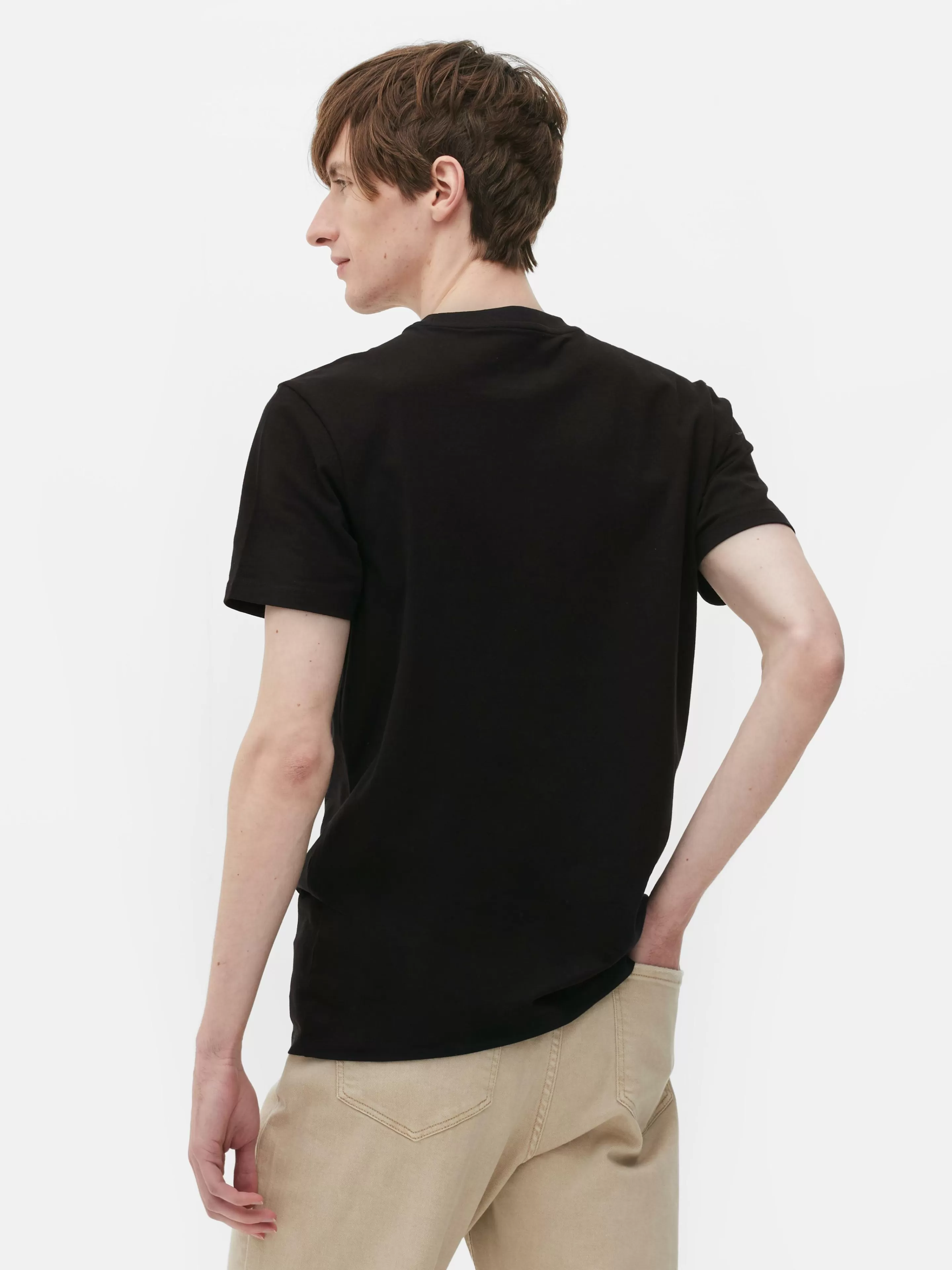 Maglietta Essentials Primark - Taglio Perfetto Nero per Stile Casual 

Comoda T-Shirt Linea Justo di Primark - Nero Unisex per Look Quotidiano 

Top in Cotone Primark con Fodera Morbida - Taglio Oversized Nero per Donna 

Maglietta Basic Primark Nero - Formato Regular Fit per Abbigliamento Casual 

Primark Essentials: T-Shirt Unisex Taglio Giusto - Nero Puro per Outfit Minimalist