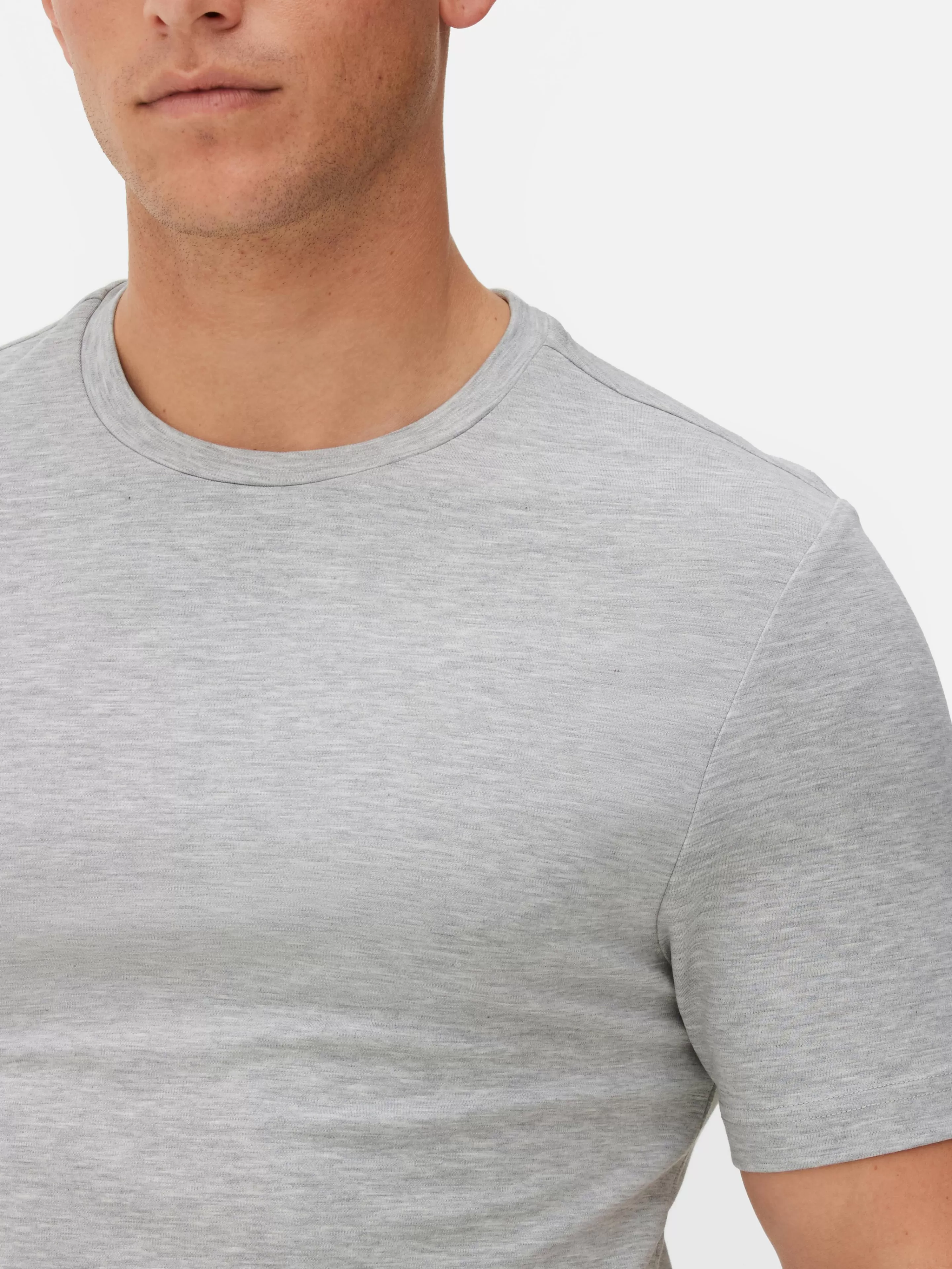 Primark Maglietta Grigio Cenere - Scollo Tondo Morbido con Design Minimal per Stiloversatile