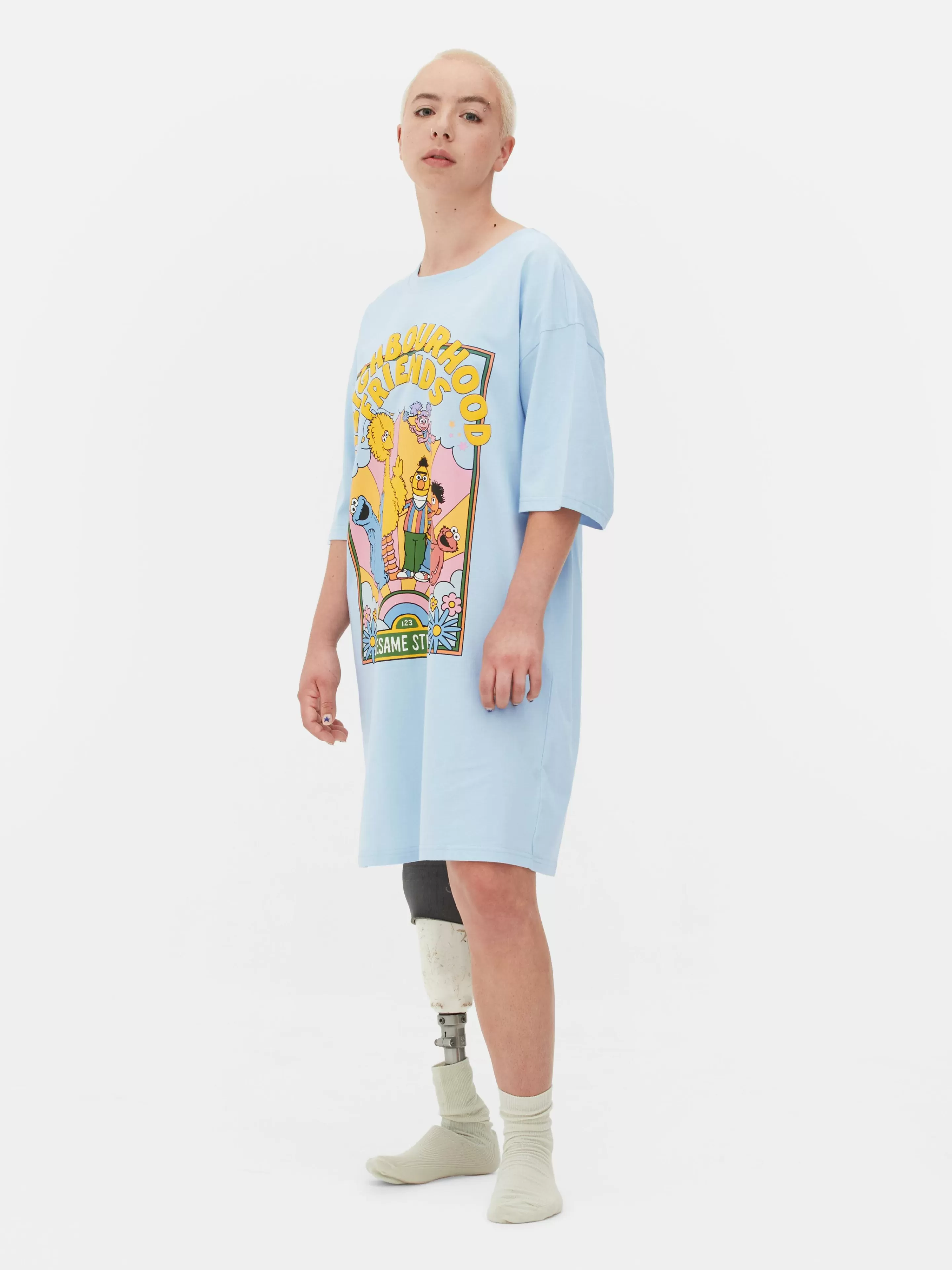 Primark - Pigiami Comodi in Jersey Blu con Stampa Ispirata a Sesamo Street, Taglio Ampio e Lungo per un Sonno Sereno