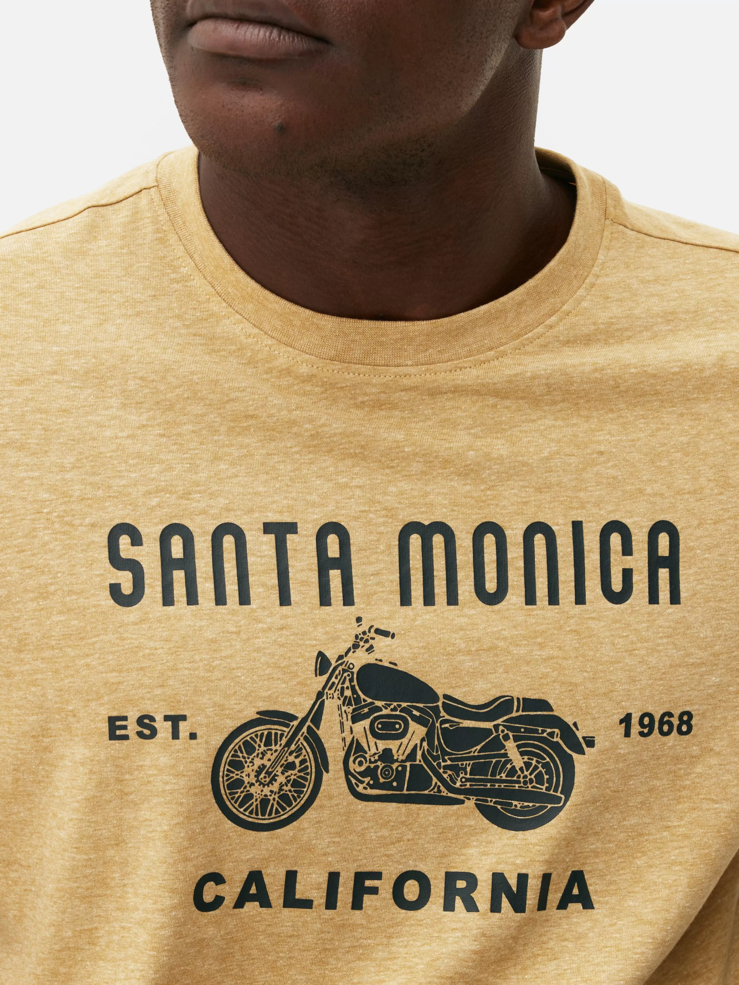 Maglietta Casual Primark con Grafica Santa Monica - Design Originale in Tinta Mostarda