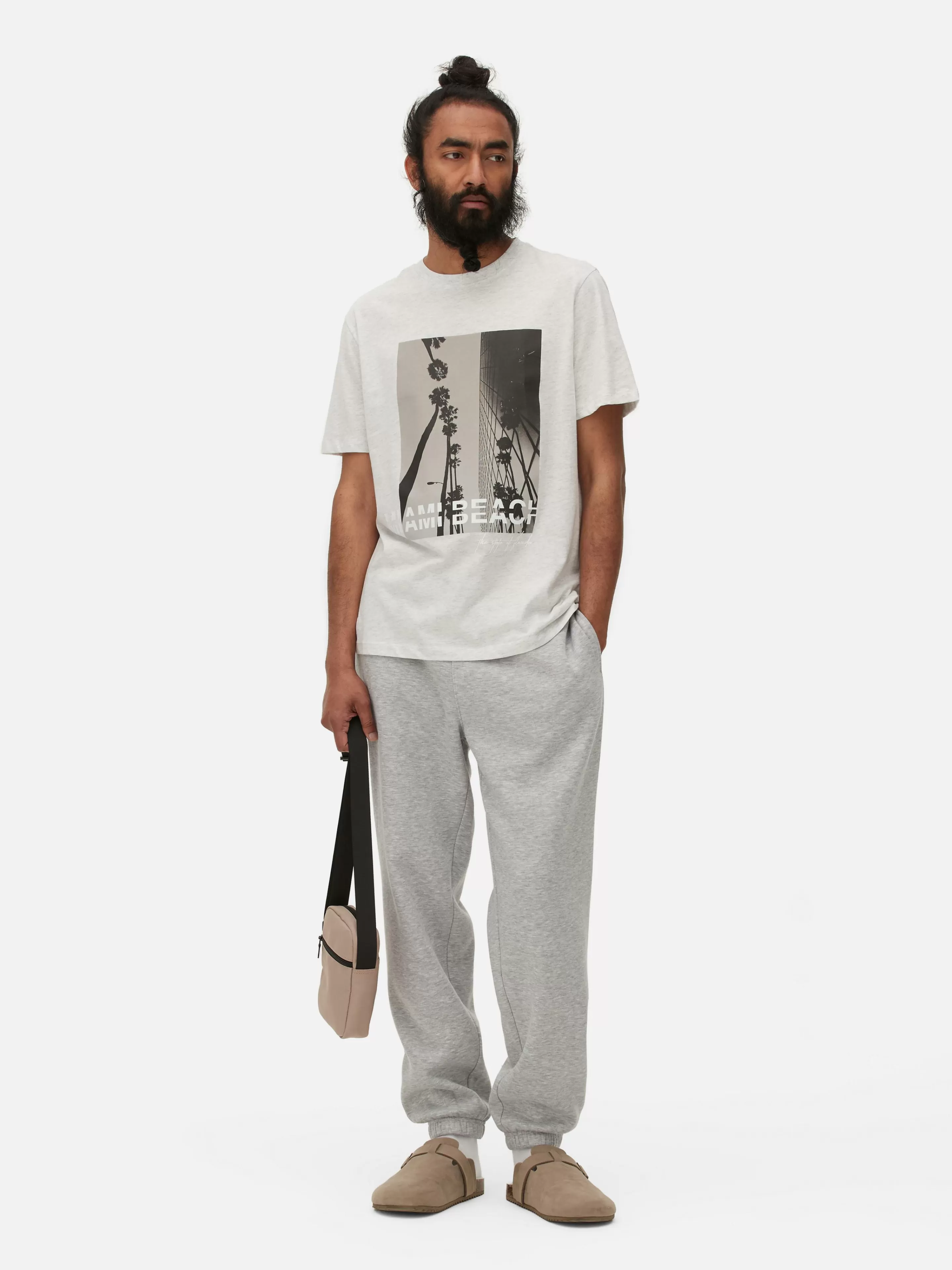 Maglietta Essential Primark – Stile Miami Beach in Grigio Chiaro con Trama Aria Leggera