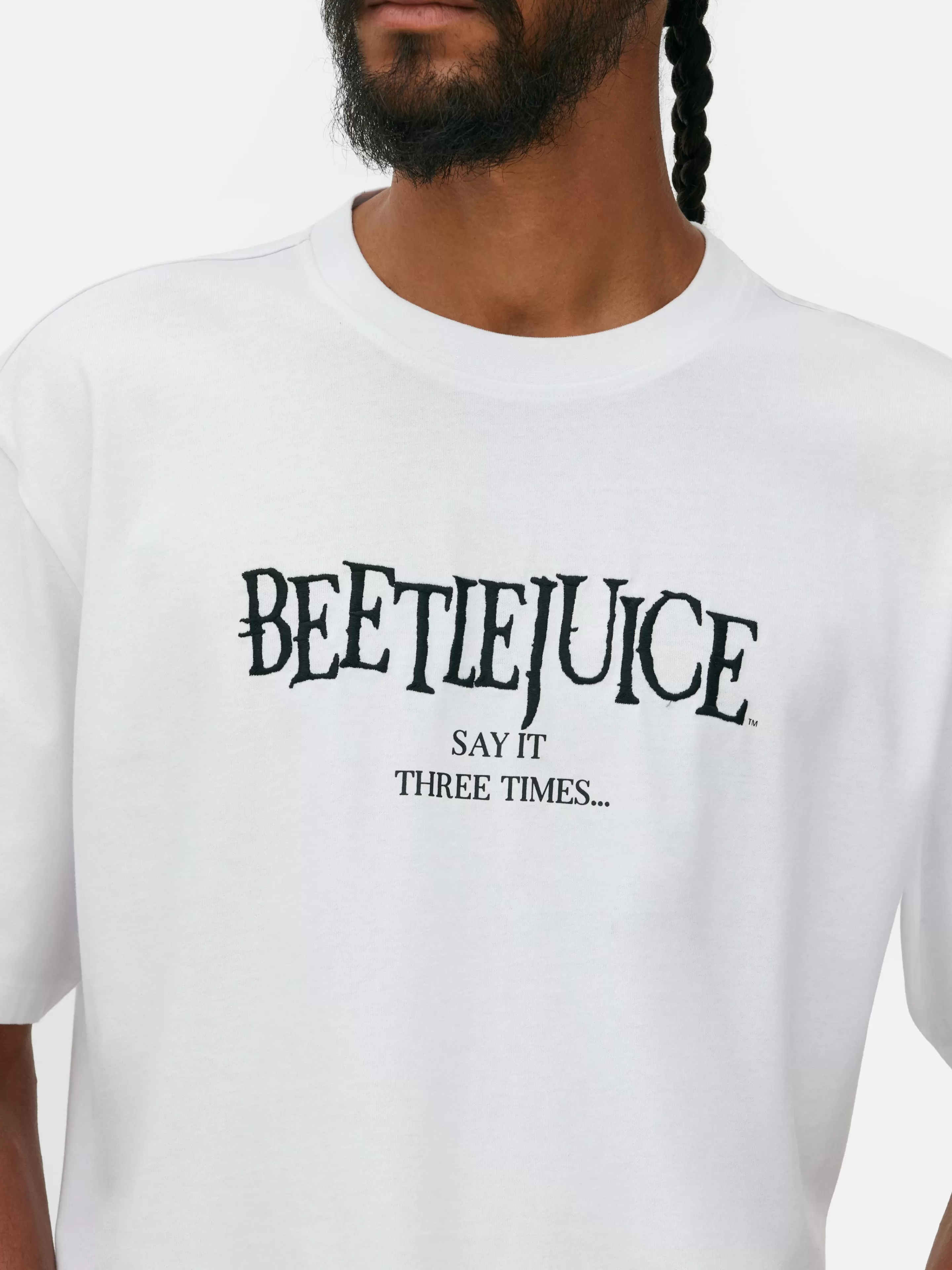 Magliette Unisex con Stampa Grafica Vintage | T-Shirt Casual Beetlejuice Iconico in Tonalità Candido - Collezione Primark Essentials