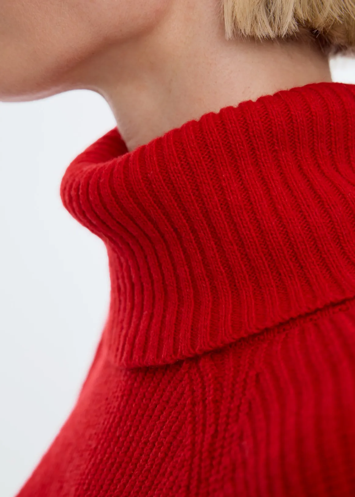 Maglione in misto lana VANILIA con dettagli a motivo tartaruga - Versione invernale nel rosso intenso Karalahnared