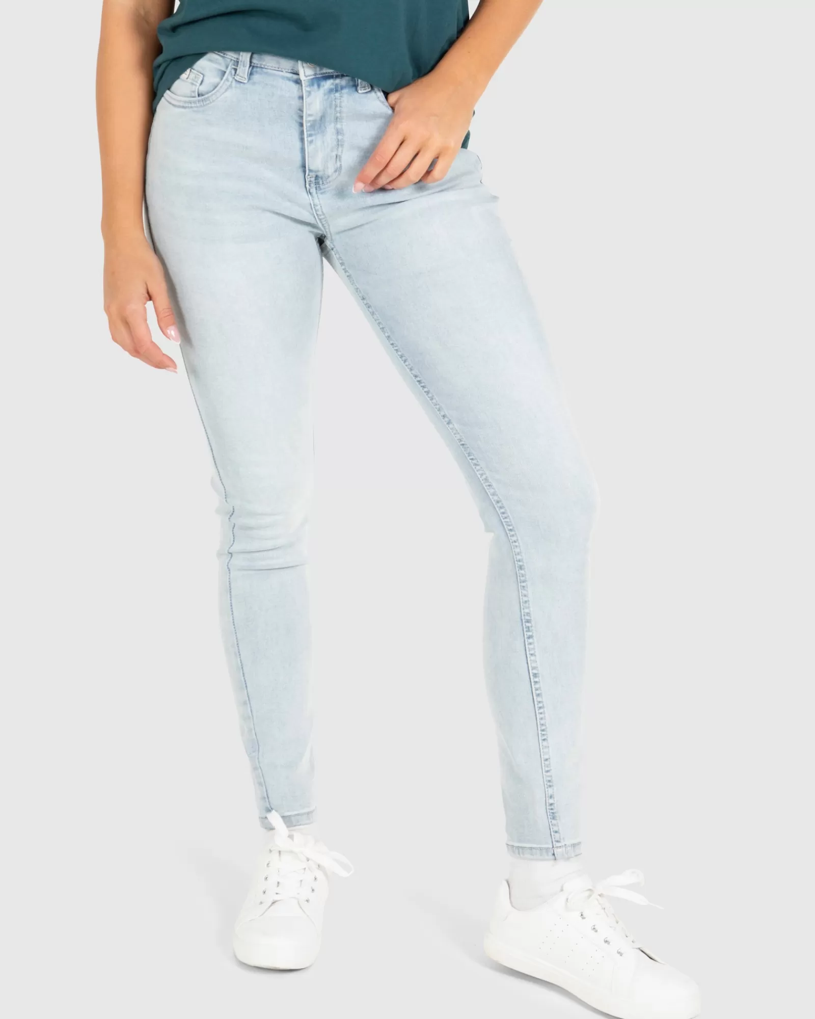 Jeans Denim Donna Eve Stretch Comfort - Unit Clothing | Taglio Slim Modellante con Massima Elasticità | Offerta Imperdibile per Look Casual Chic 

(：，