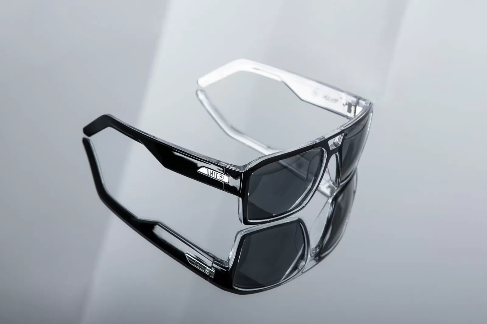 Occhiali da sole polarizzati UNIT Command - Nero/Argento by Unit Clothing