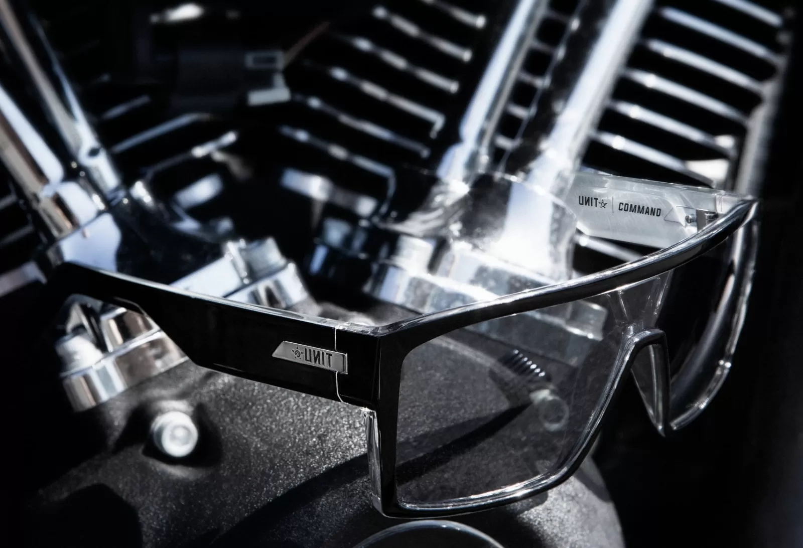 Occhiali da sole polarizzati UNIT Command - Nero/Argento by Unit Clothing