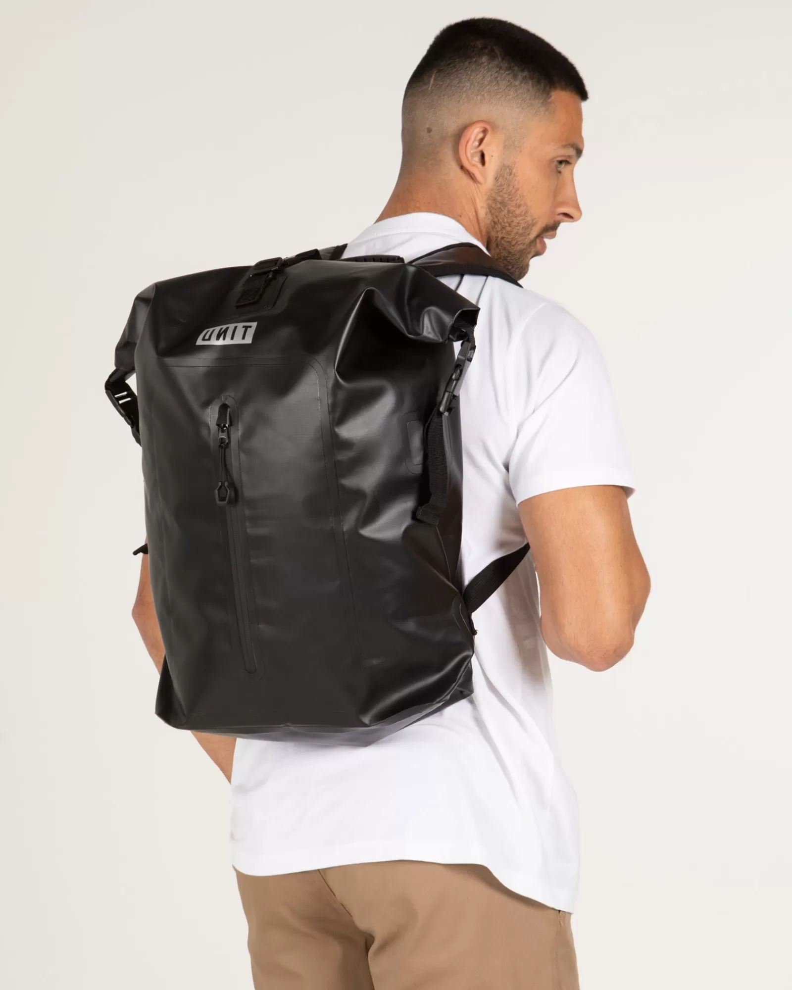 Zaino Trek Nero Impermeabile di Unit Clothing - Offerta Lampo Esclusiva!